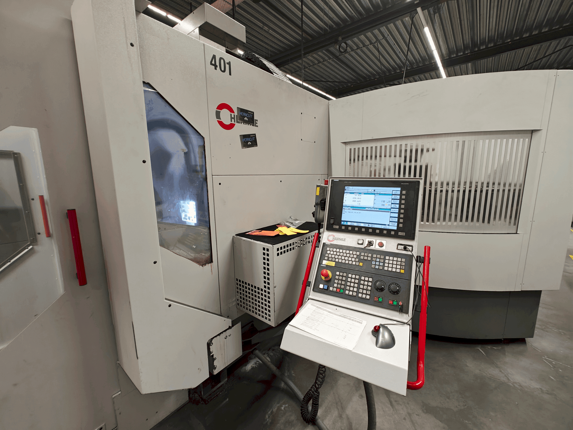 Masina HERMLE C 40 U eestvaade