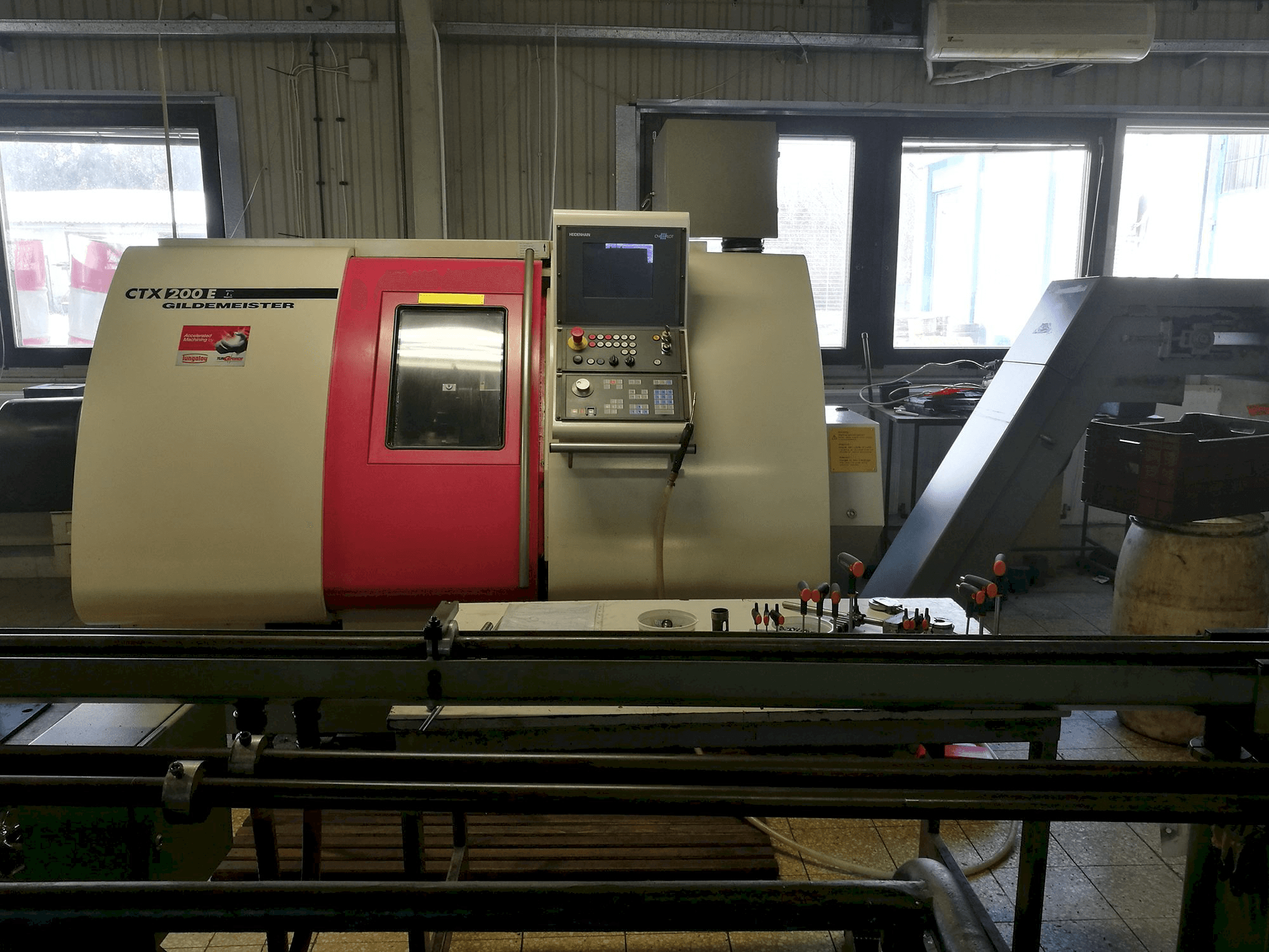 Masina Gildemeister CTX 200 E eestvaade