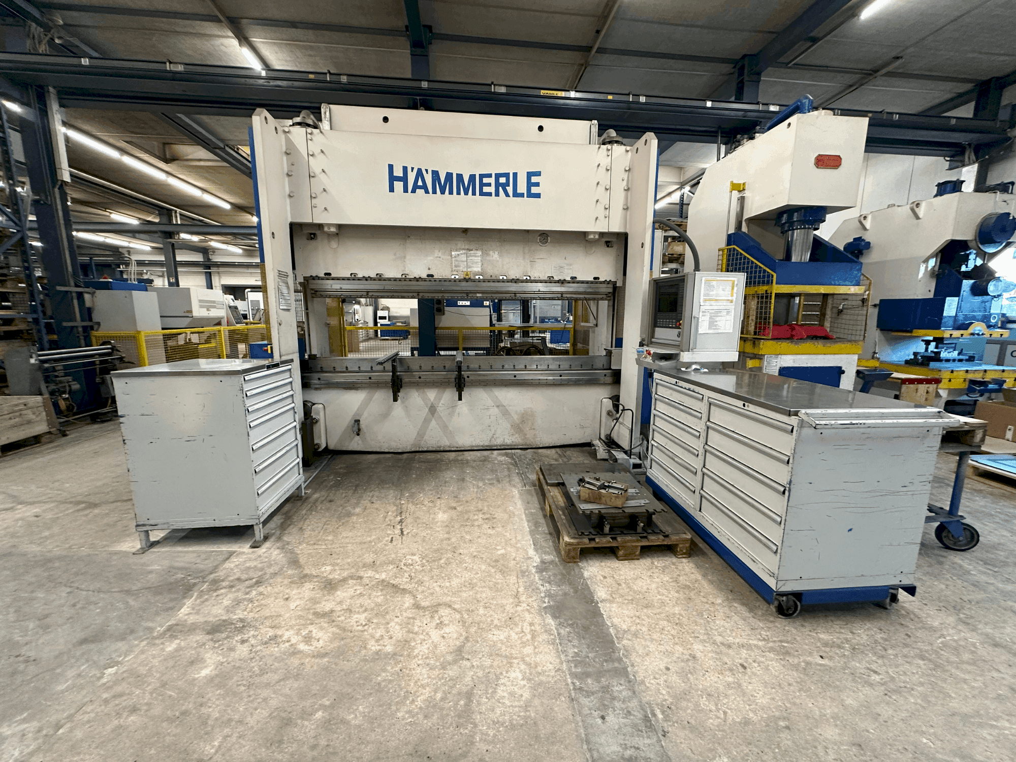 Masina HAMMERLE BM 200 - 3100 eestvaade