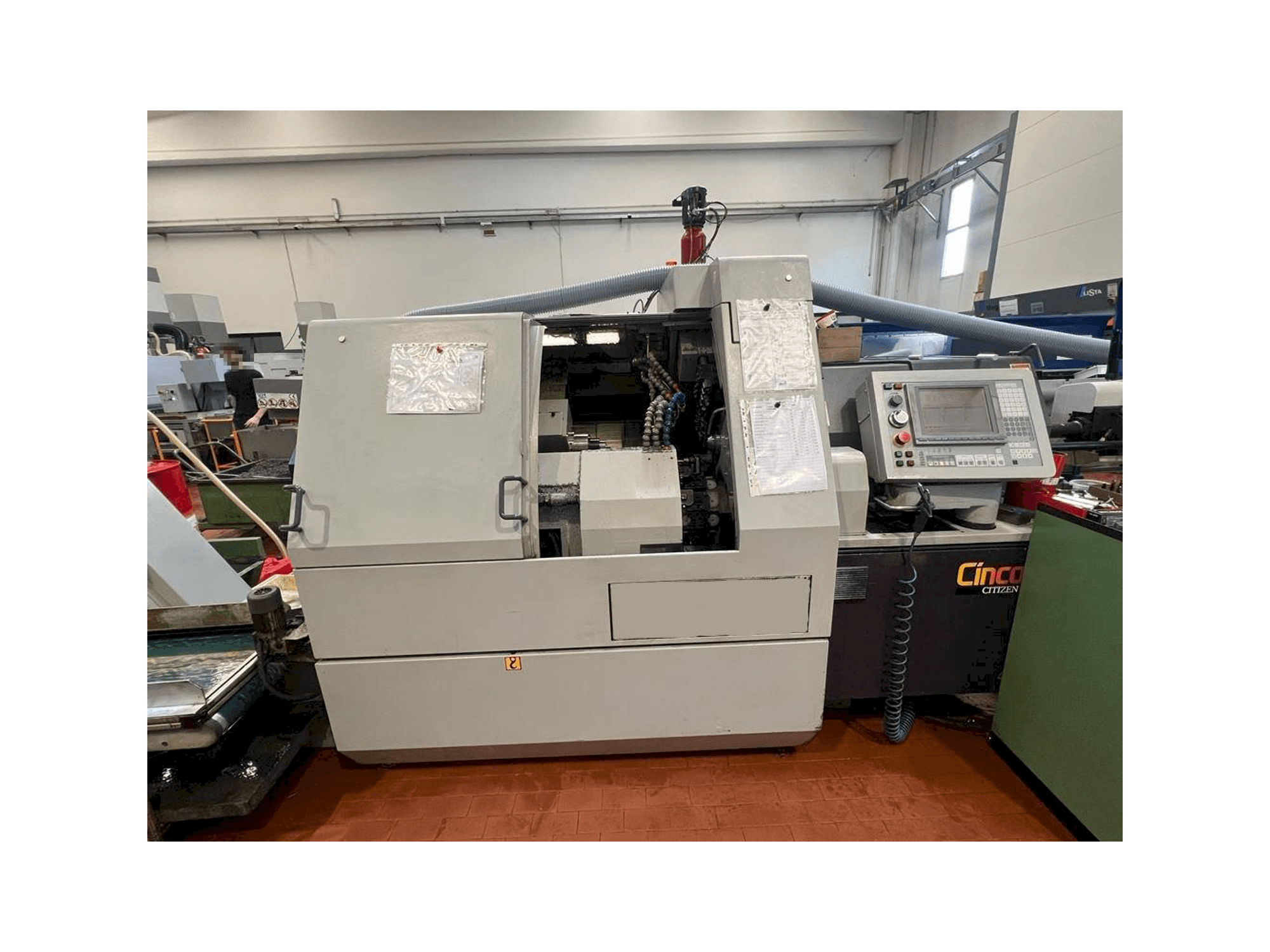 Masina Citizen M32 eestvaade