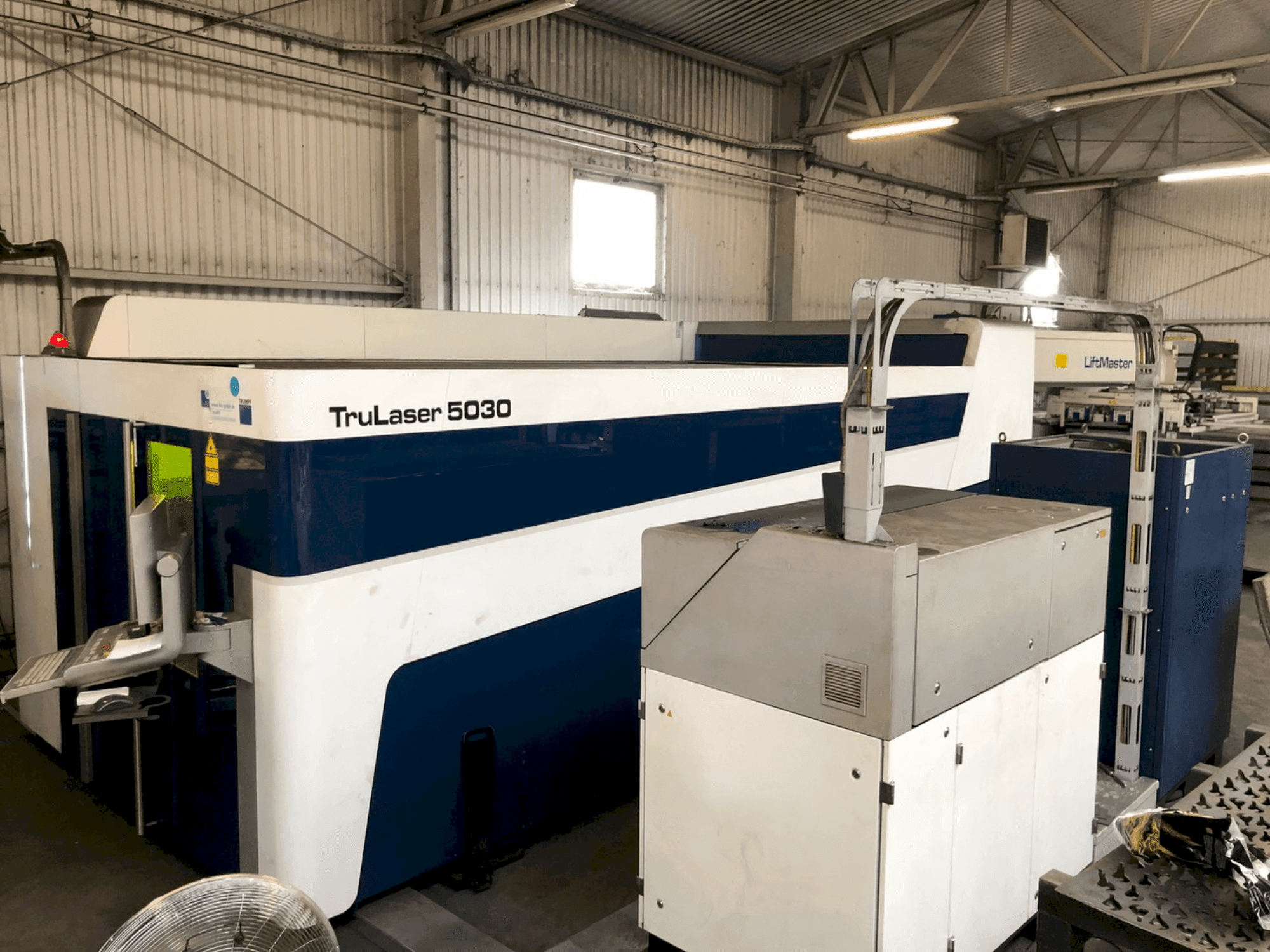 Masina TRUMPF Trulaser 5030 Fiber eestvaade
