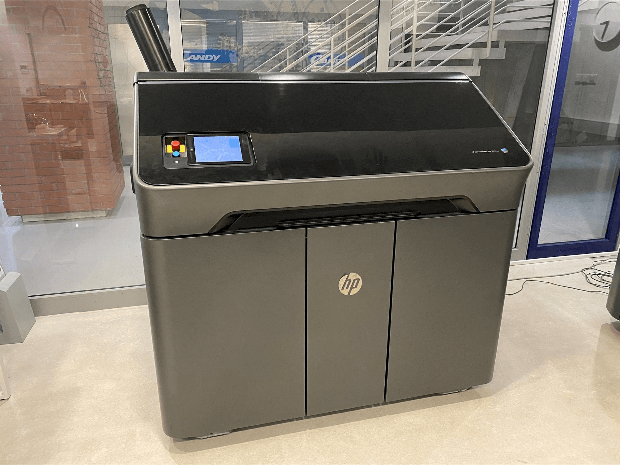 Masina HP Jet Fusion 580 Color 3D printer M2K85A eestvaade