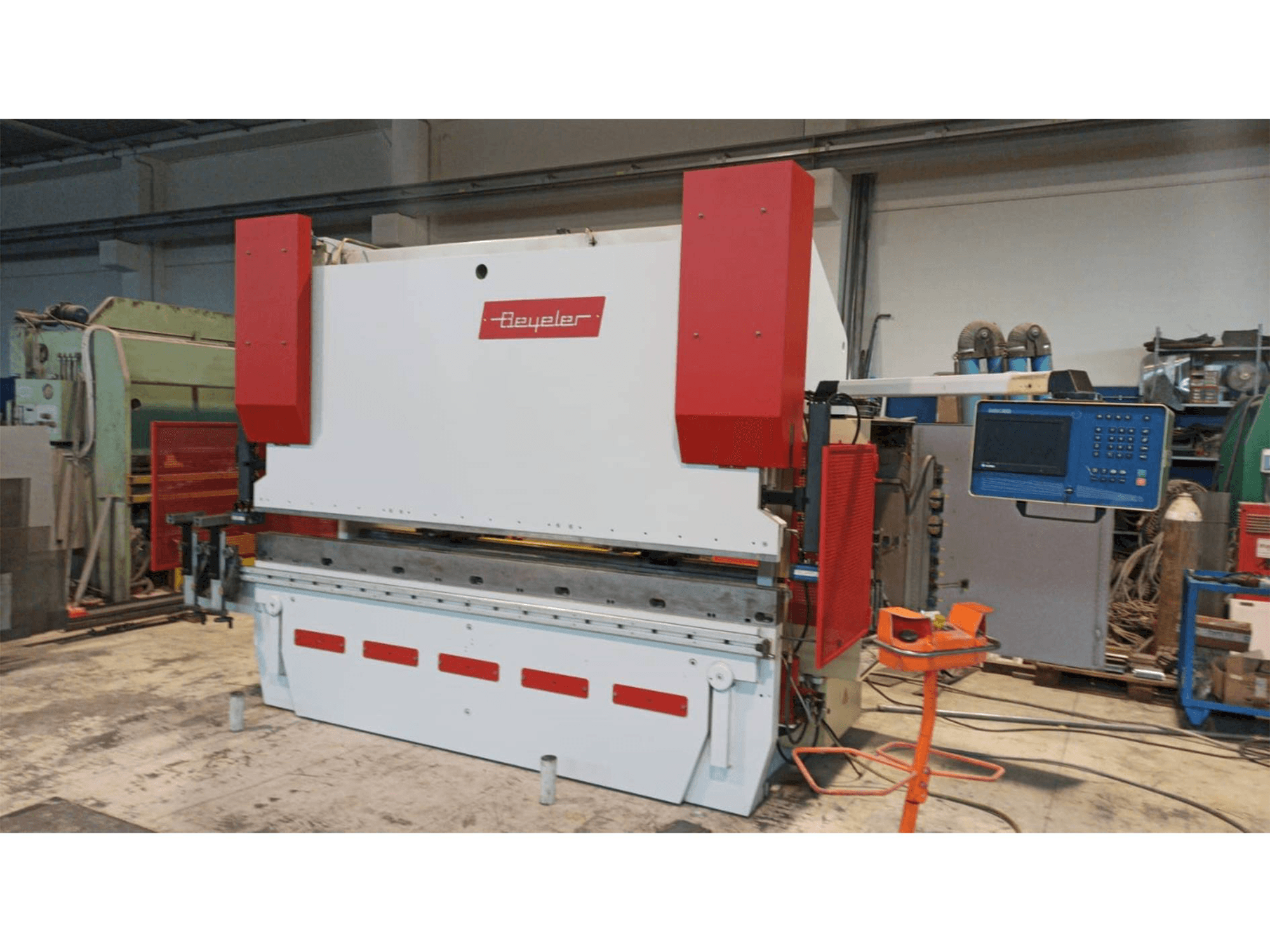 Masina BEYELER PR8 eestvaade