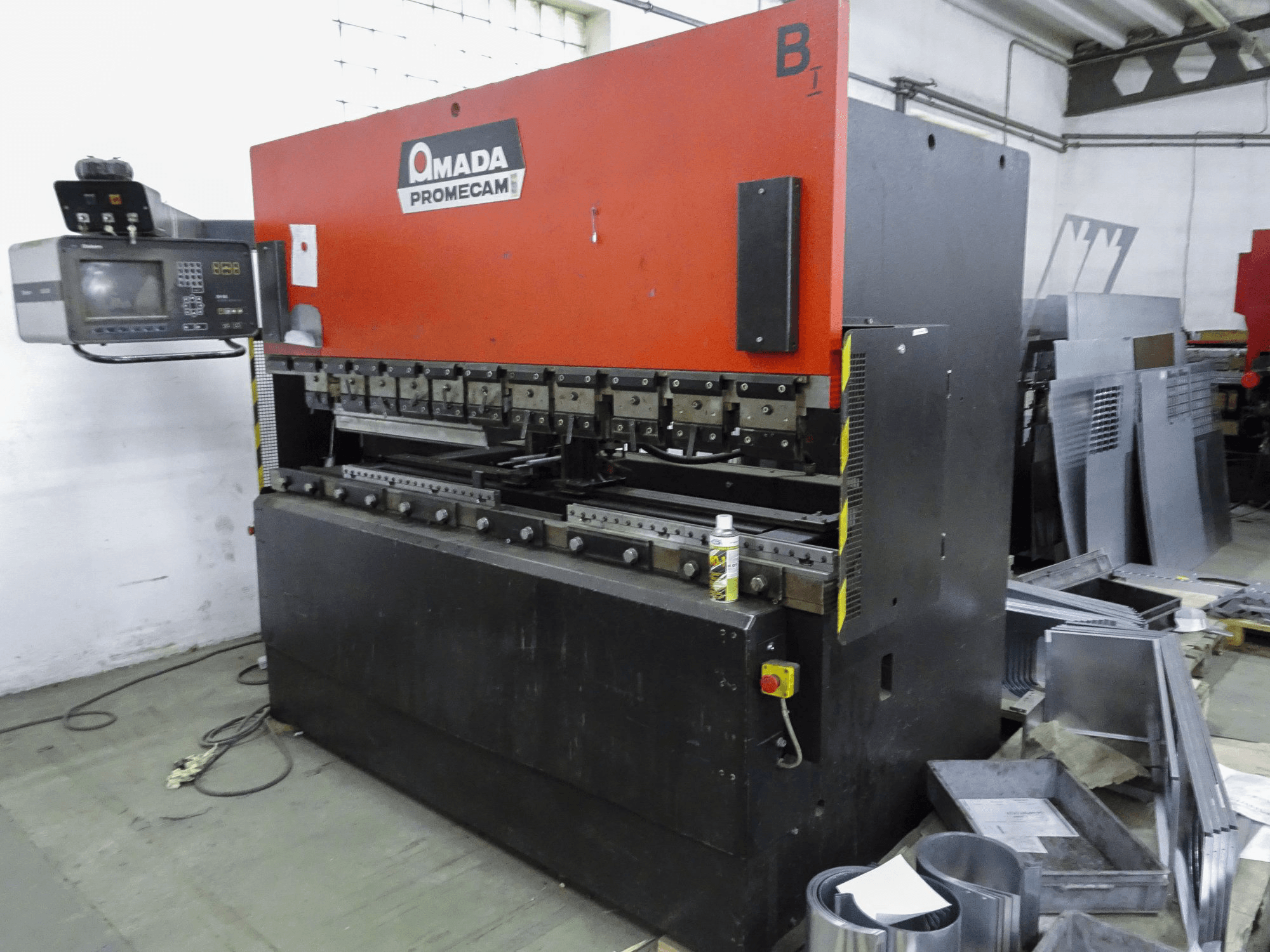Masinavaade AMADA ITPS 80-25 paremalt