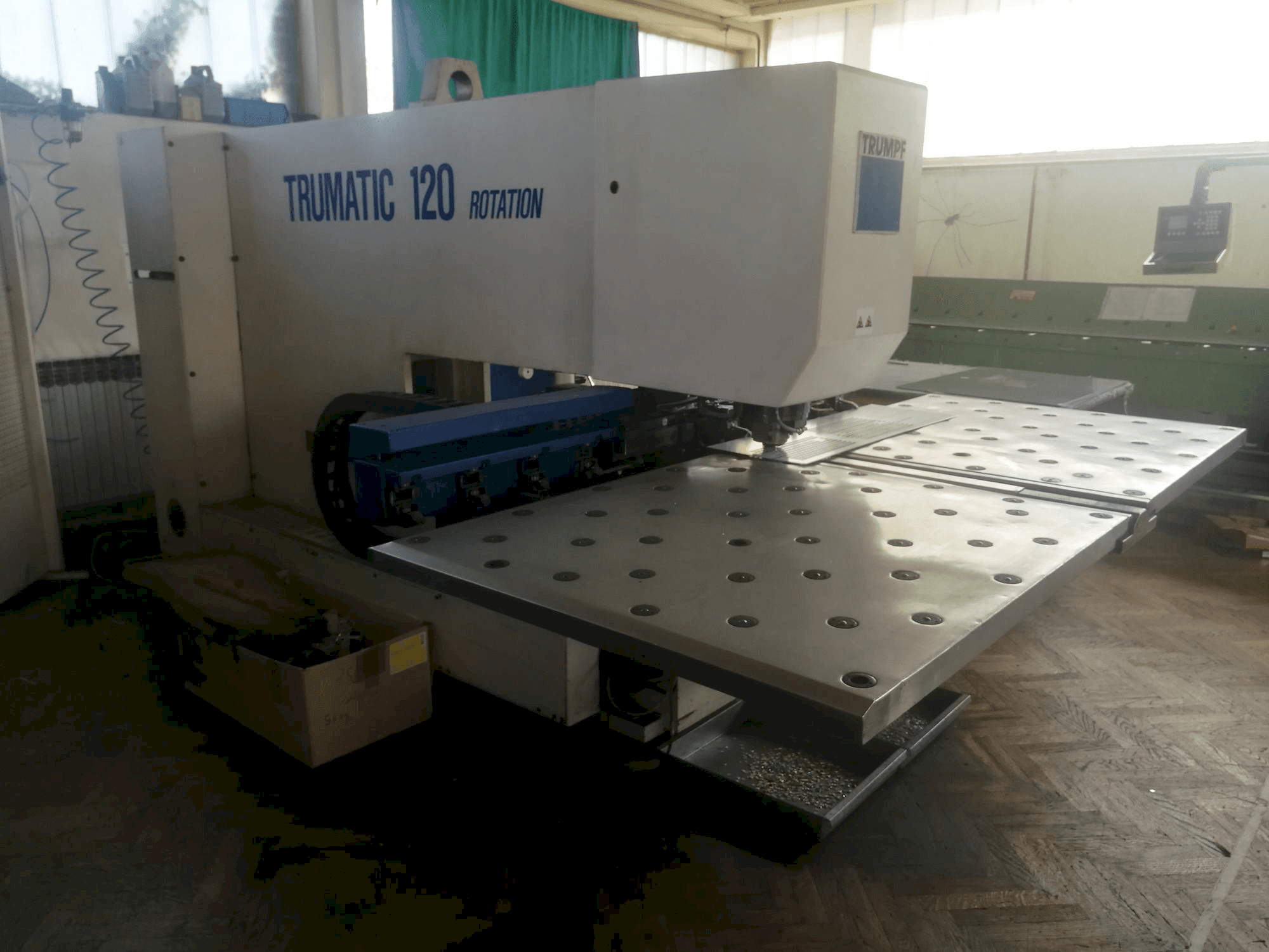 Masina Trumpf Trumatic 120R eestvaade