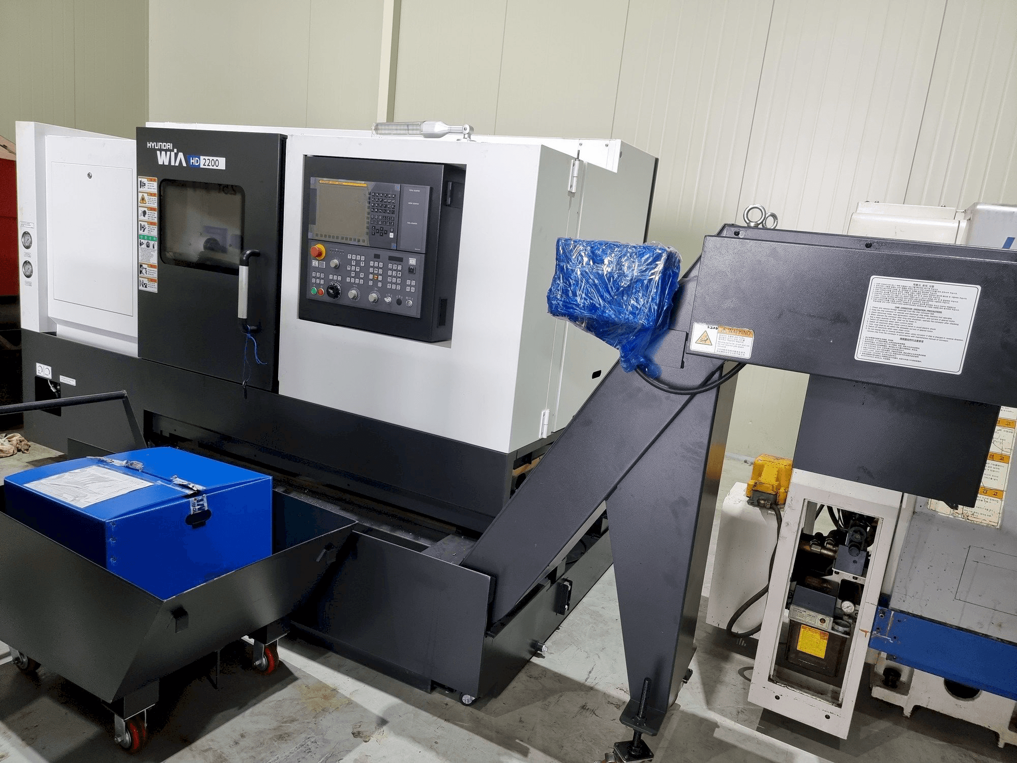 Masina Hyundai Wia HD2200 eestvaade