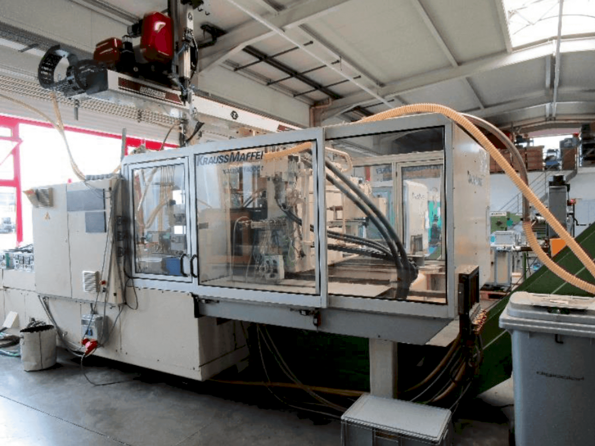 Masina Krauss Maffei 300-1400 C1 eestvaade