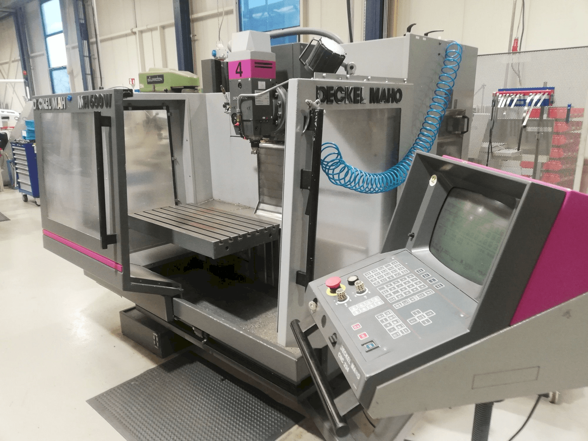 Masina DECKEL MAHO MH 600W eestvaade