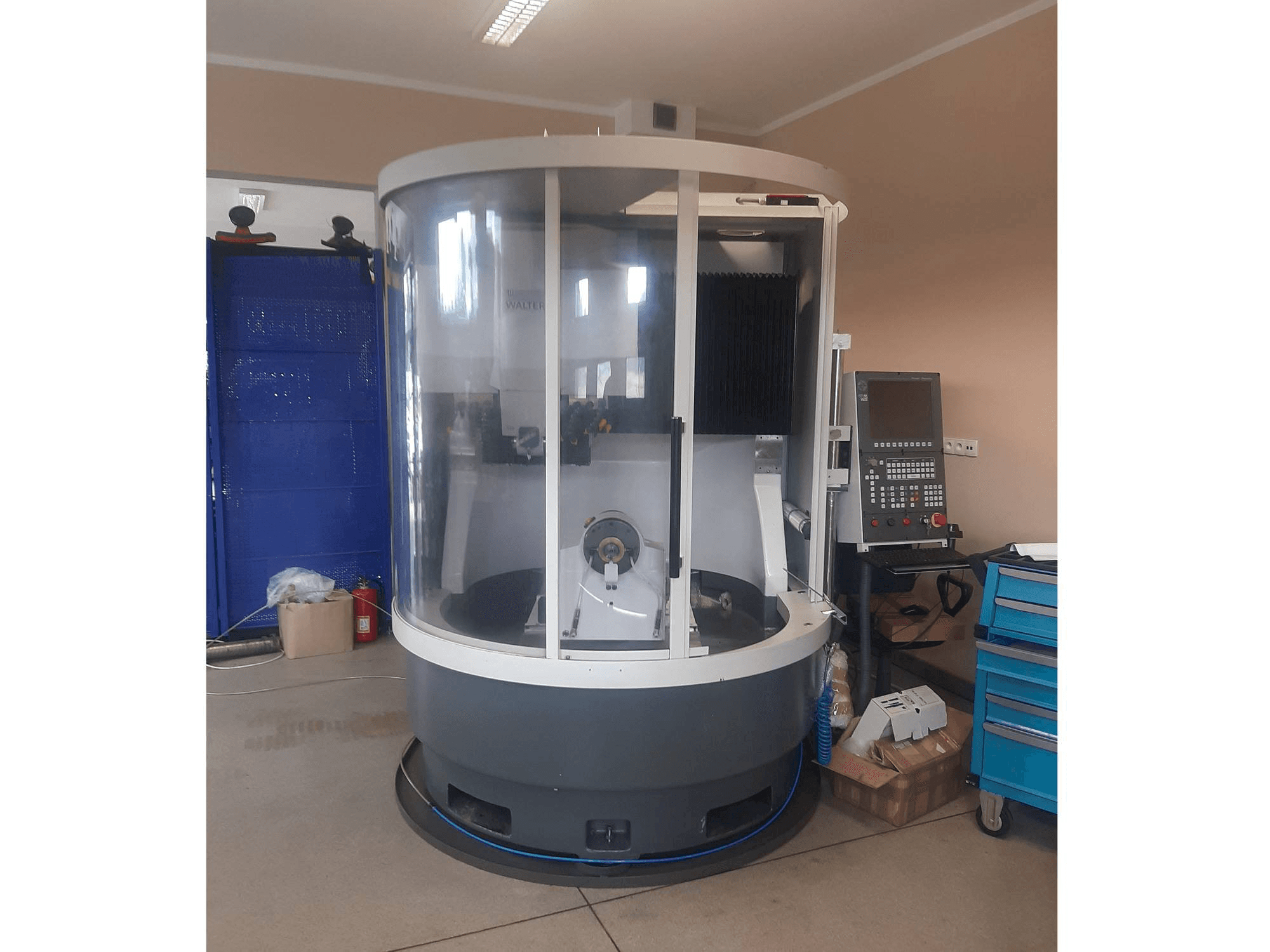 Masina Walter eestvaade