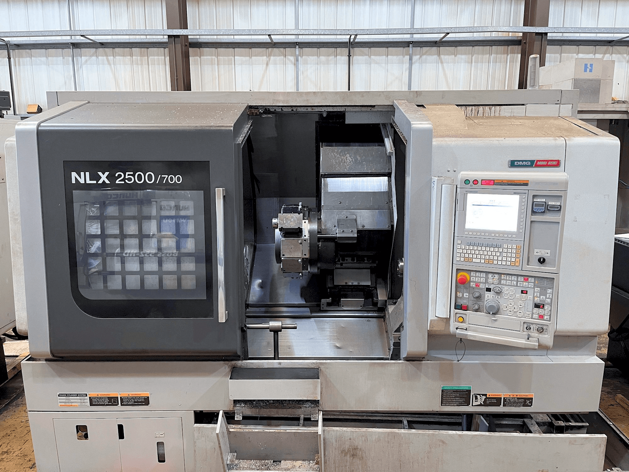 Masina MORI SEIKI NLX2500Y-700 eestvaade