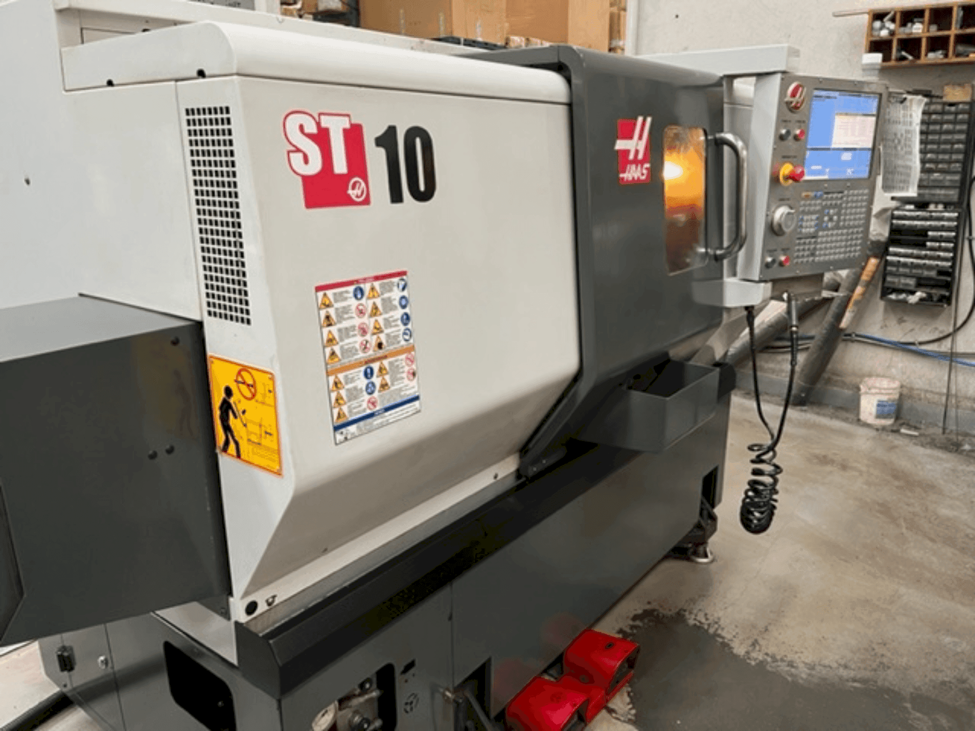 Masina HAAS ST 10 eestvaade