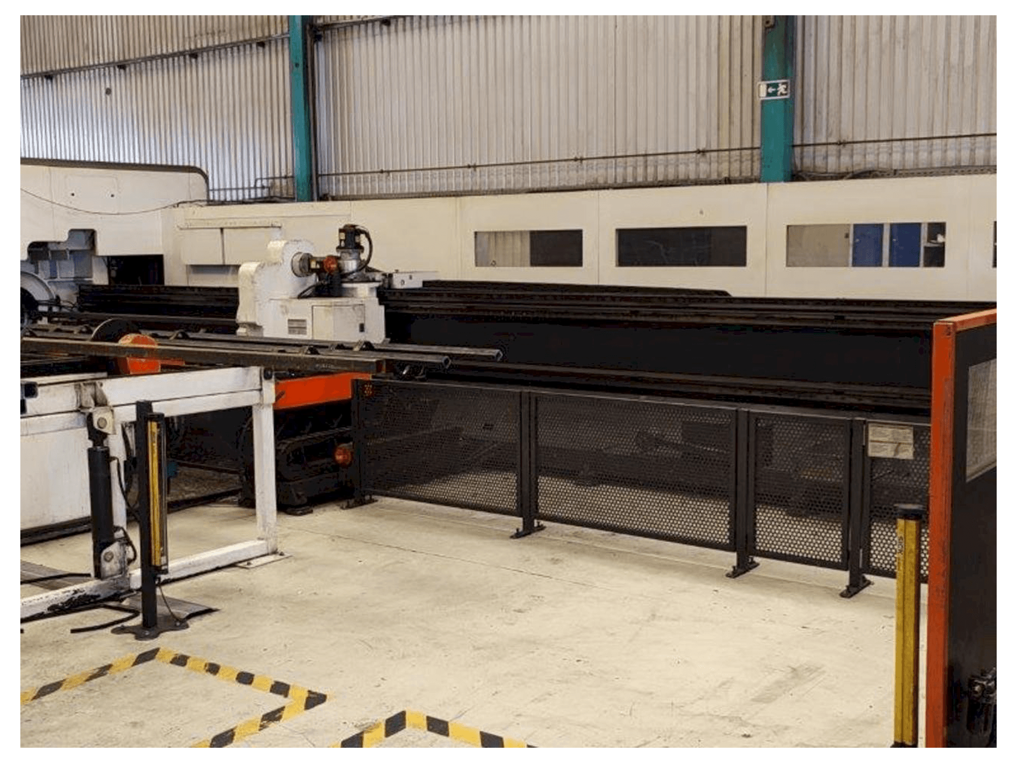 Masina Mazak Fabri Gear 220 4kW eestvaade