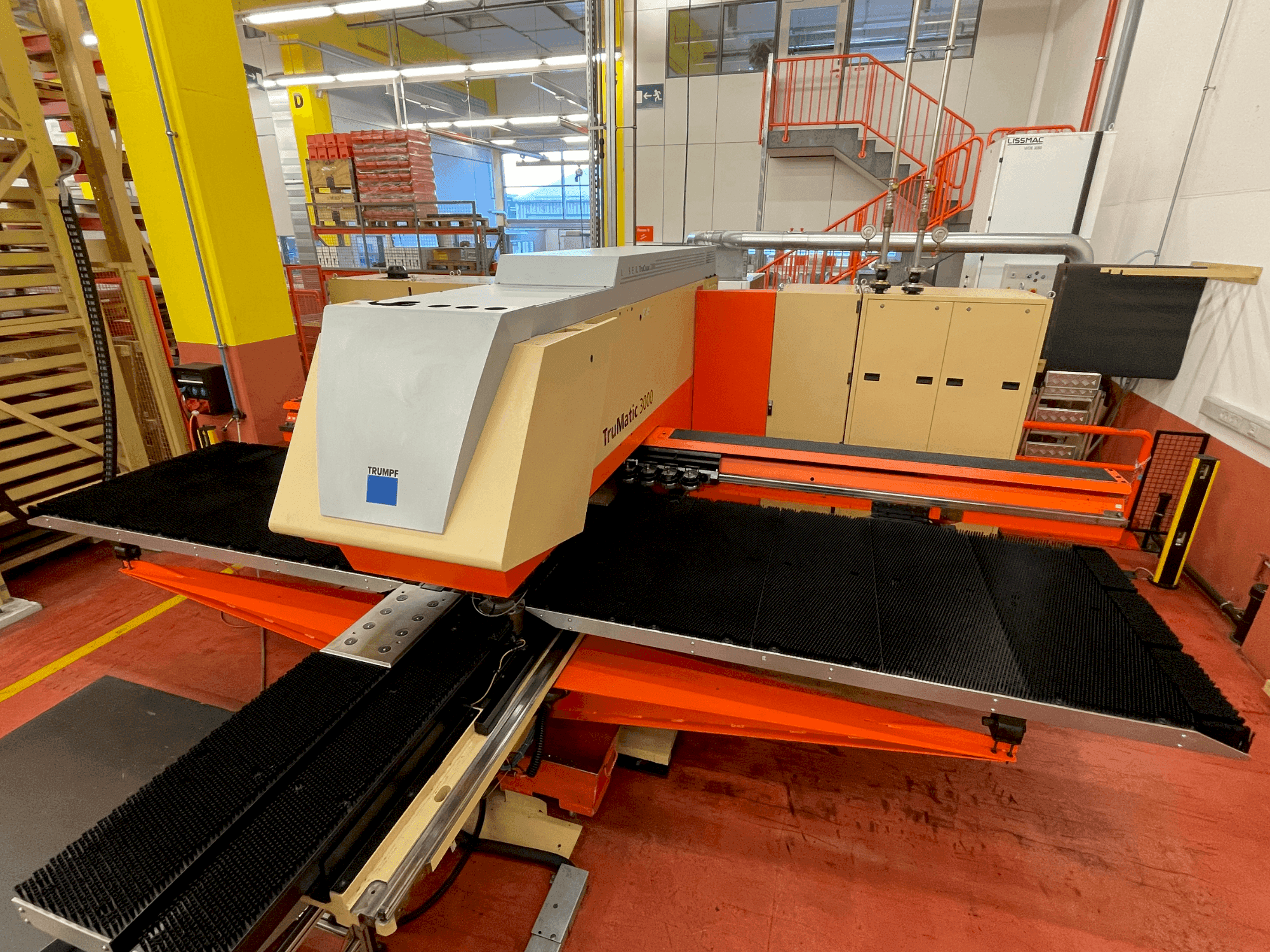 Masina TRUMPF TruMatic 3000 eestvaade