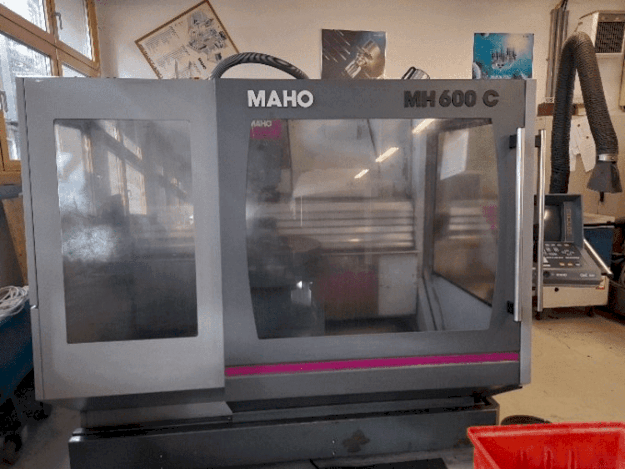 Masina MAHO MH 600 C eestvaade