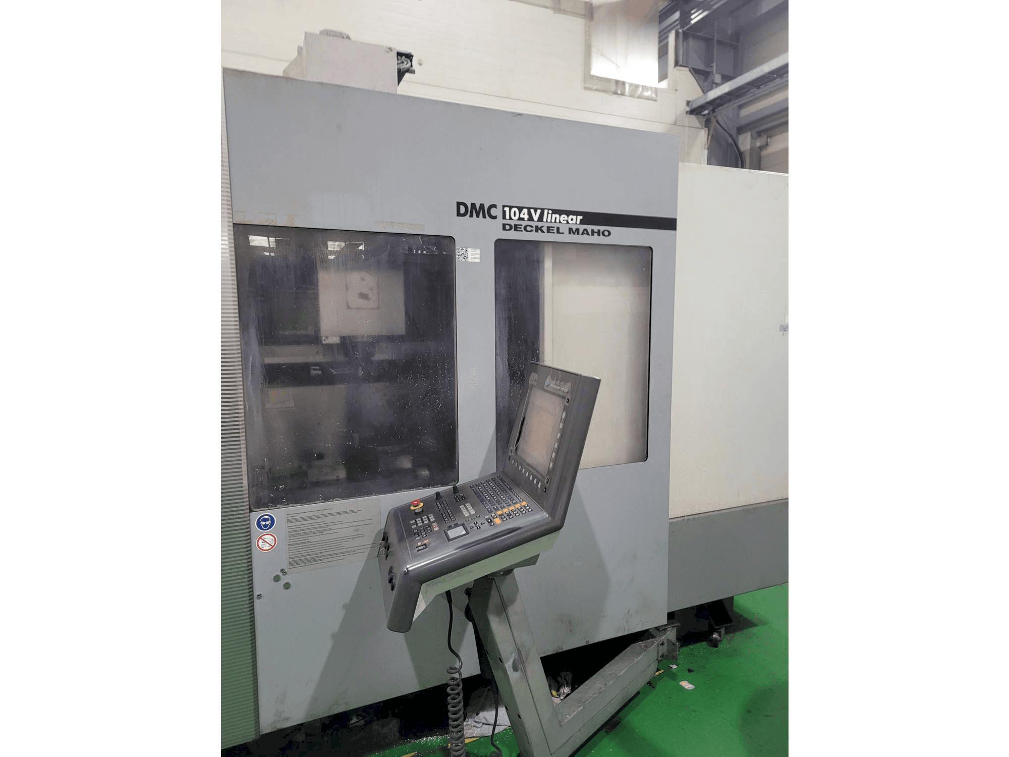 Masina DECKEL MAHO DMC 104 V eestvaade
