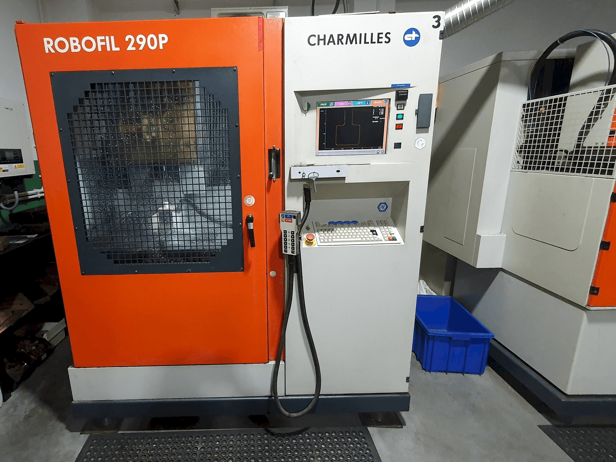 Masina CHARMILLES Robofil 290P eestvaade