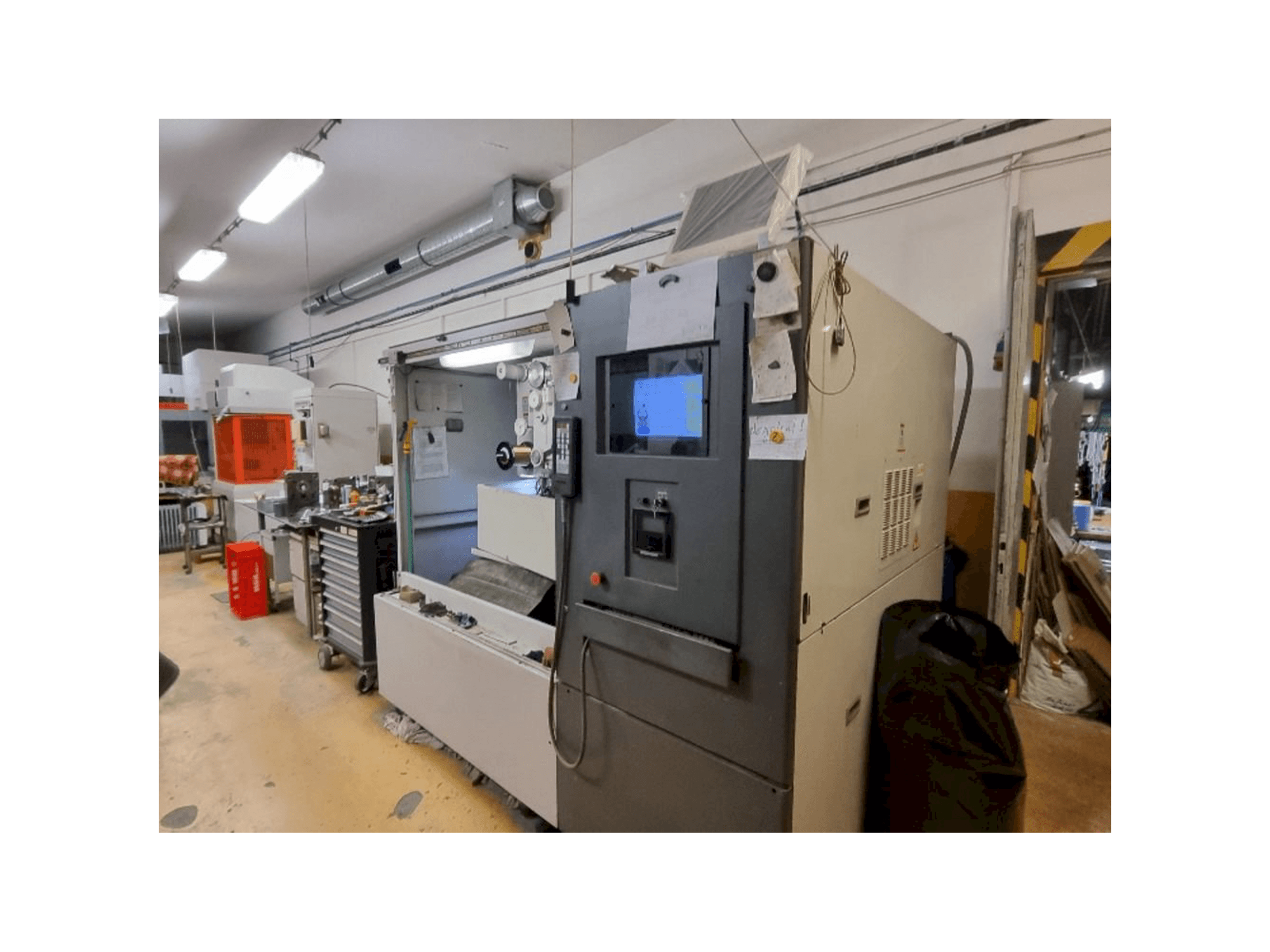 Masina HITACHI SEIKI 254Y eestvaade