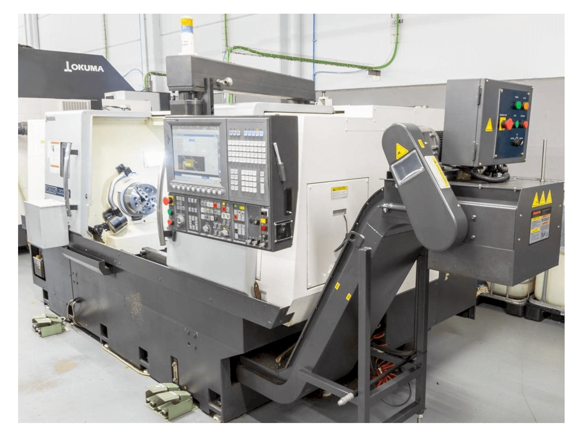 Masina Okuma Genos L300E-M eestvaade