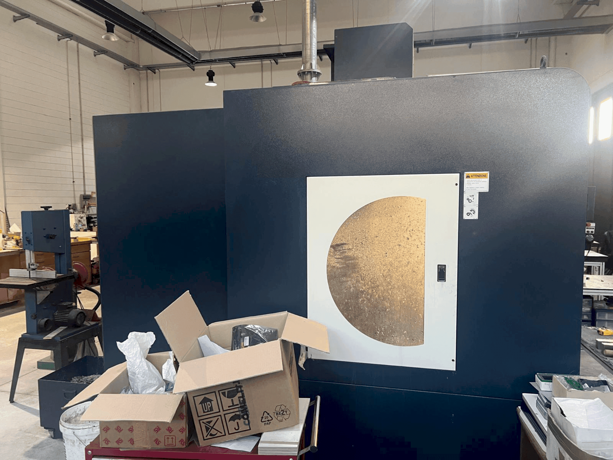 Masina Johnford Dart VMC 1000A HI TECH eestvaade