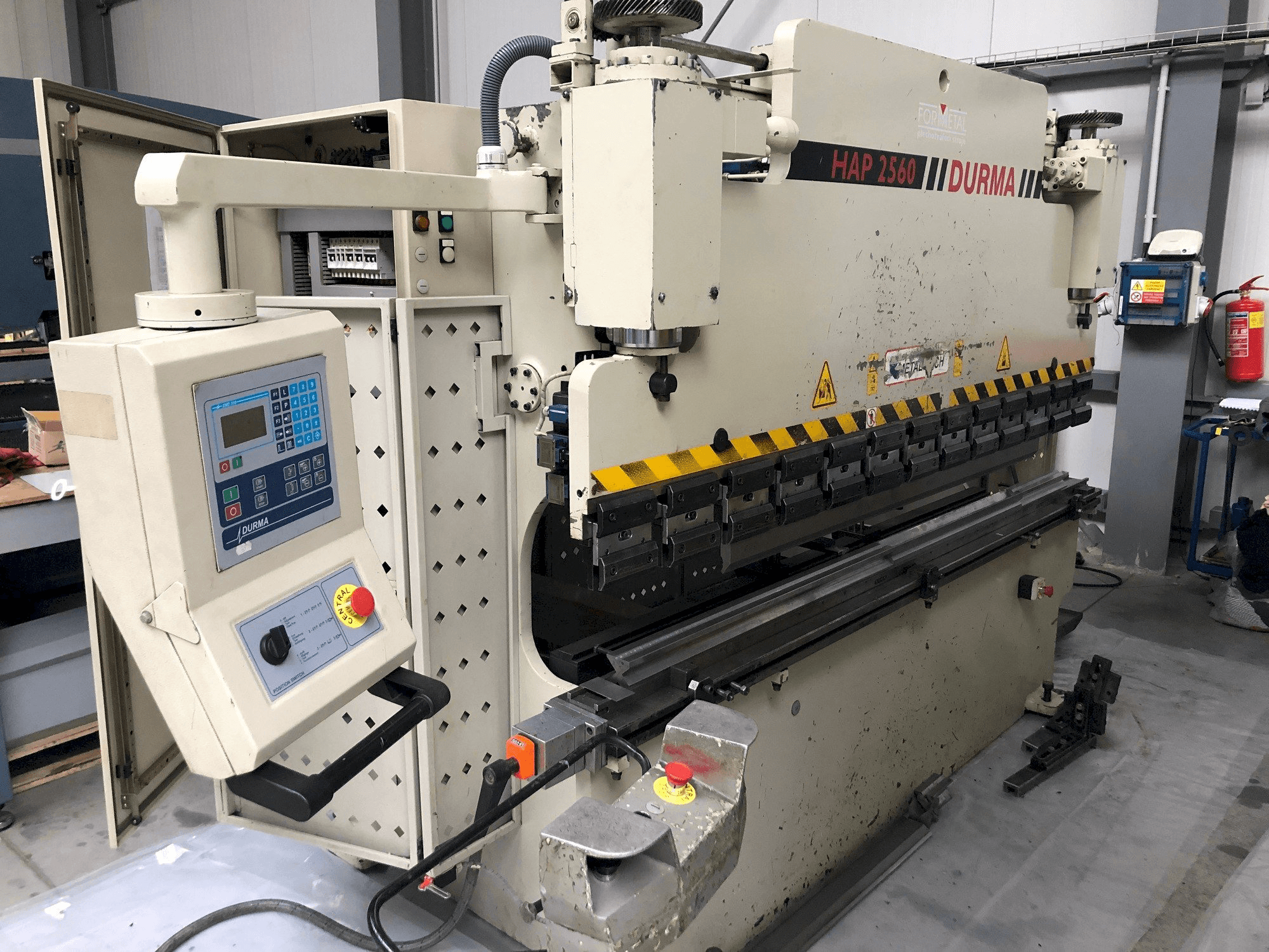 Masina Durma HAP 2560 eestvaade