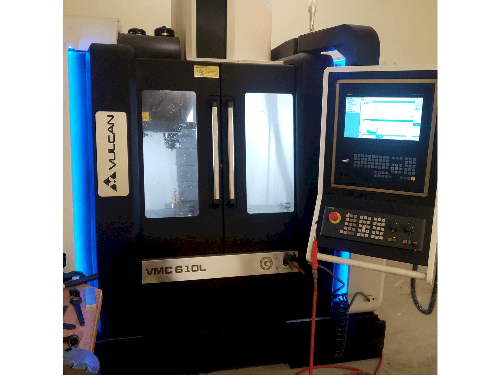 Masina VULCAN VMC 610L eestvaade