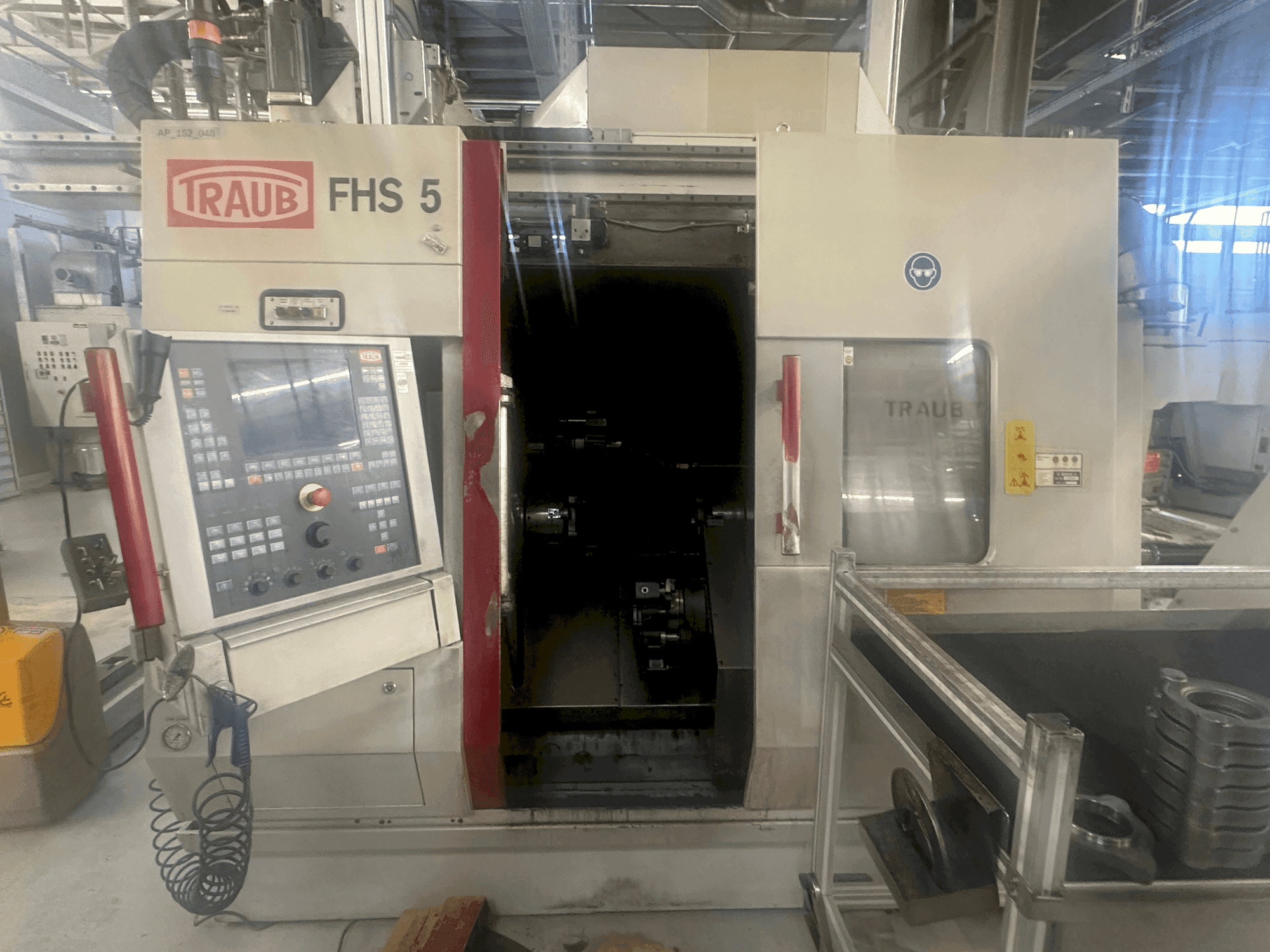 Masina TRAUB TNC 42/65 eestvaade