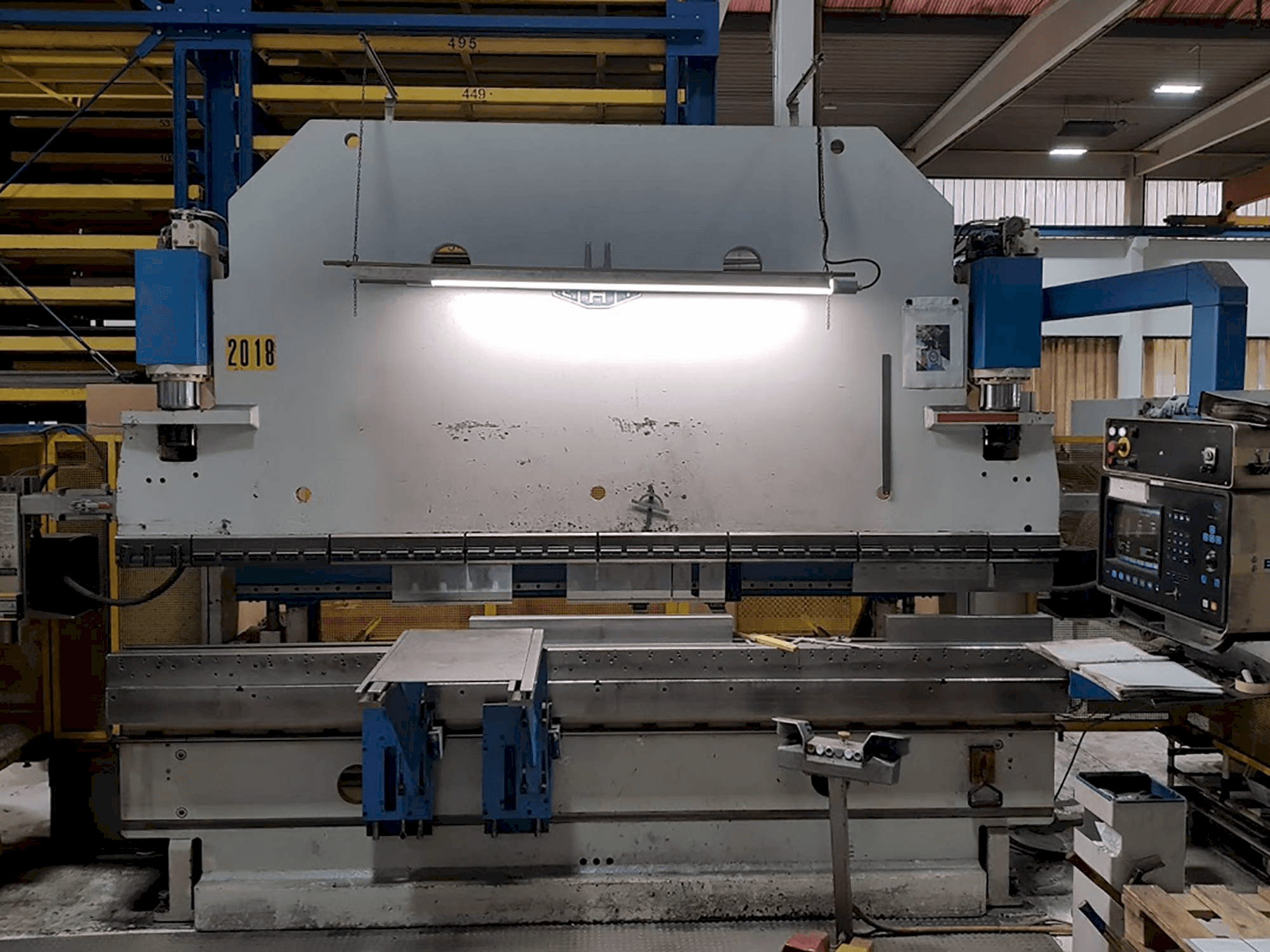 Masina EHT EHPS 11-35 eestvaade