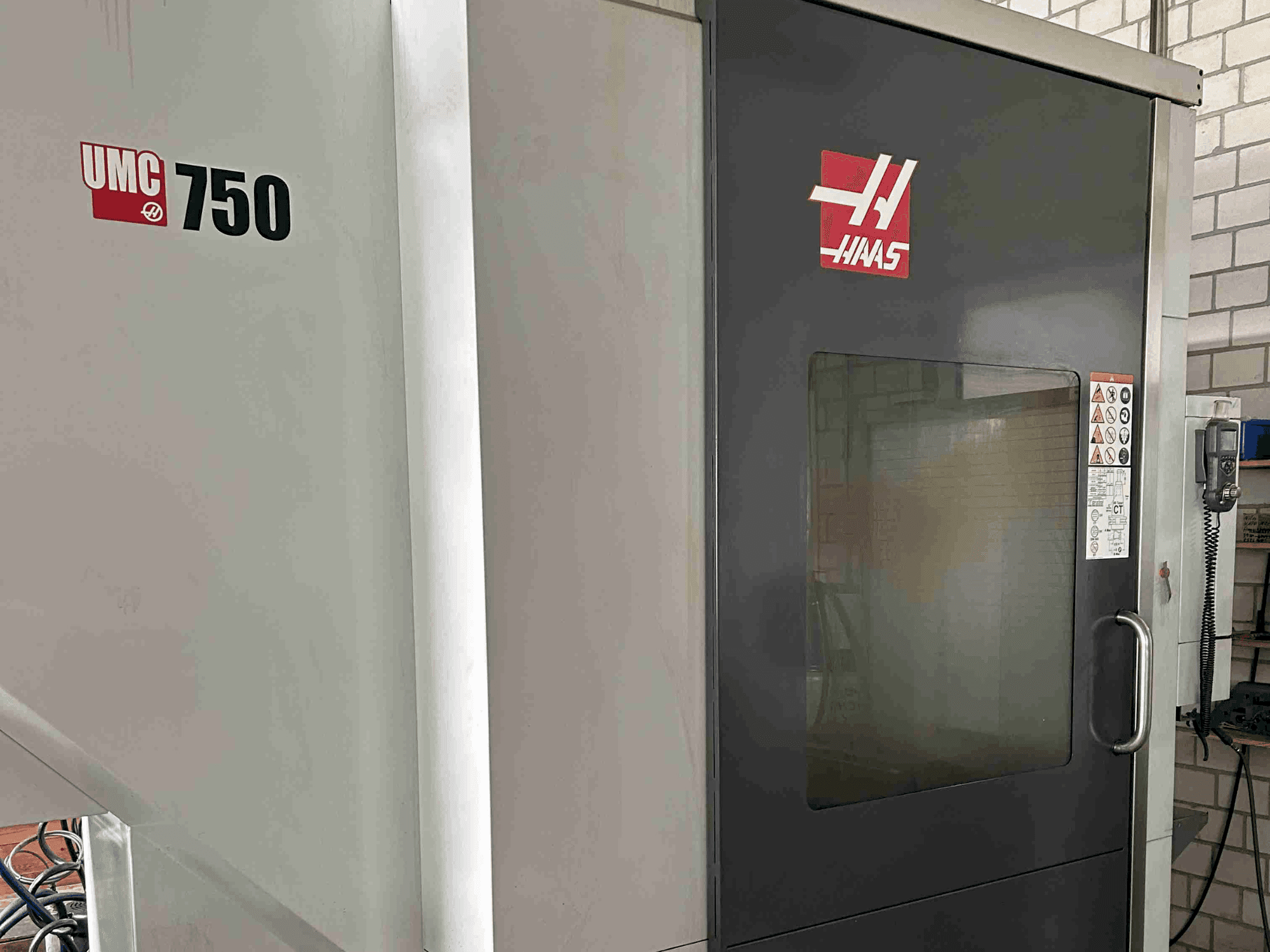 Masina HAAS UMC-750 eestvaade