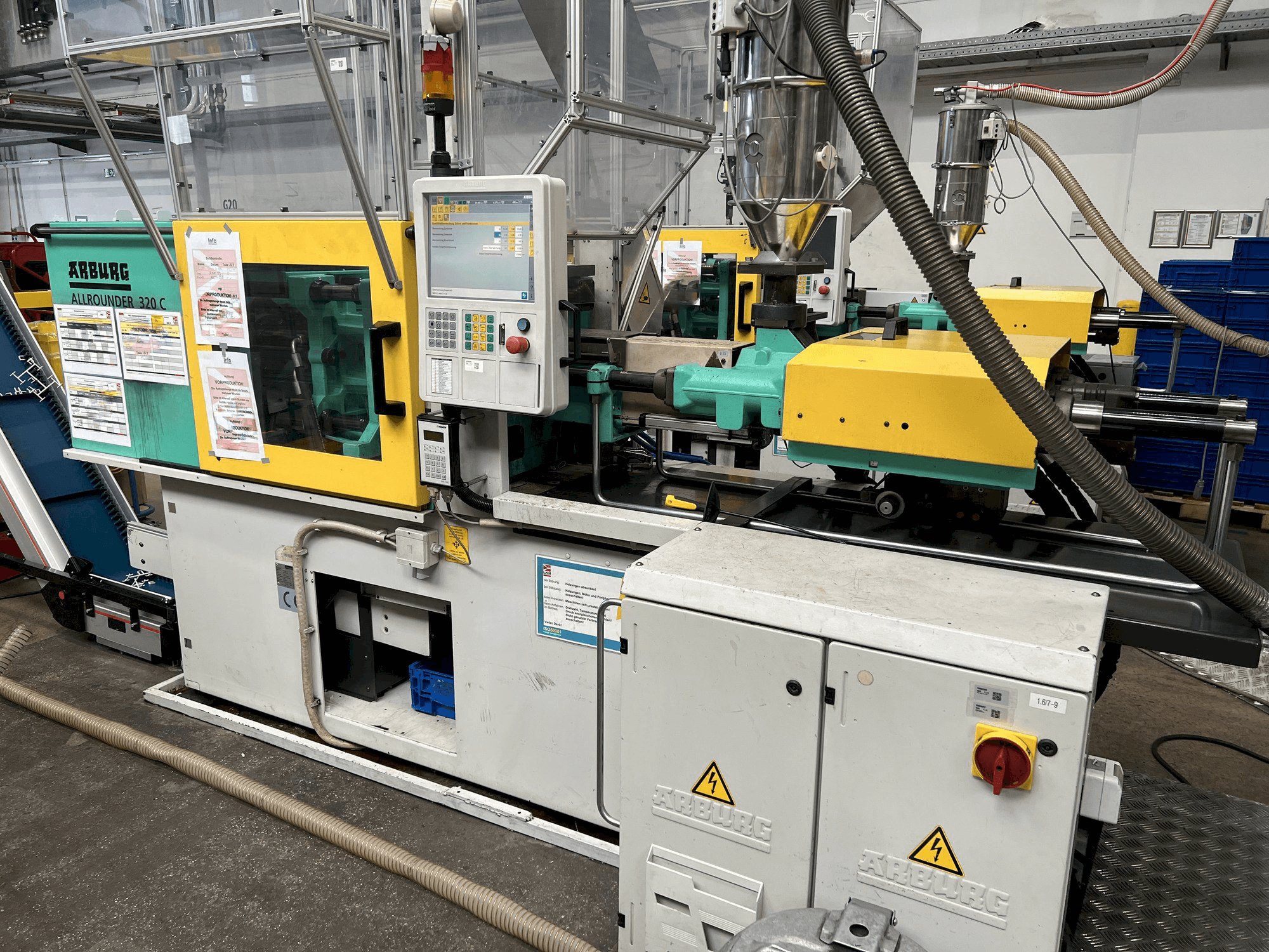 Masina Arburg Allrounder 320C 500 - 170 eestvaade