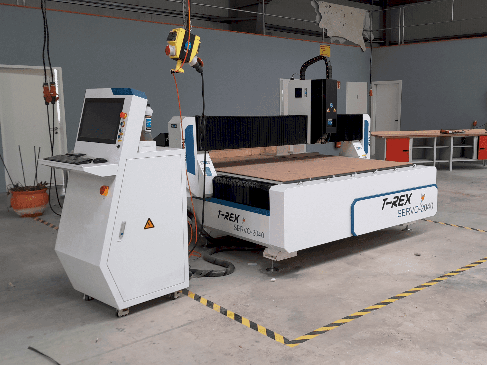 Masina T-Rex Servo 2040 eestvaade