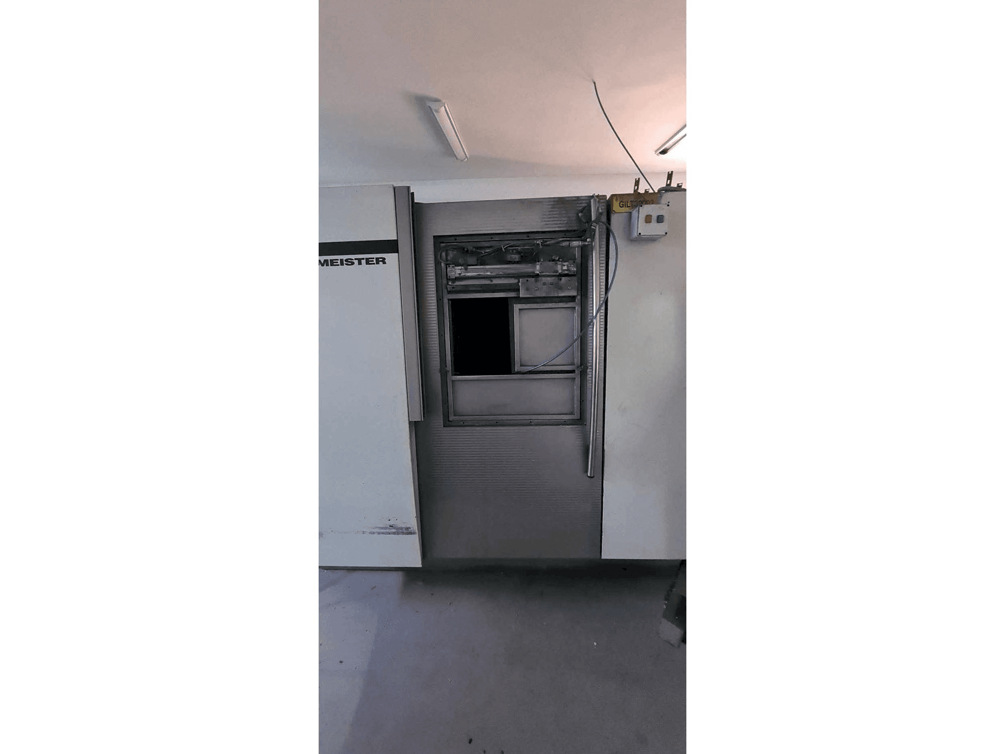 Masina Gildemeister TWIN 32 eestvaade