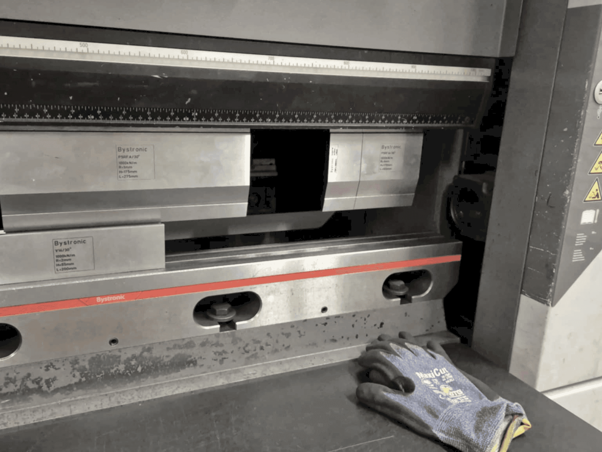 Masina Bystronic Xpert 40/1030 eestvaade