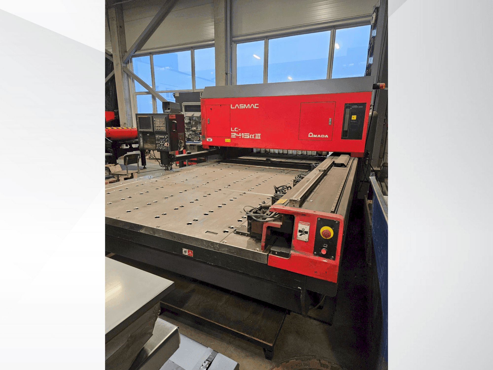 Masina AMADA LC 2415 A3 eestvaade