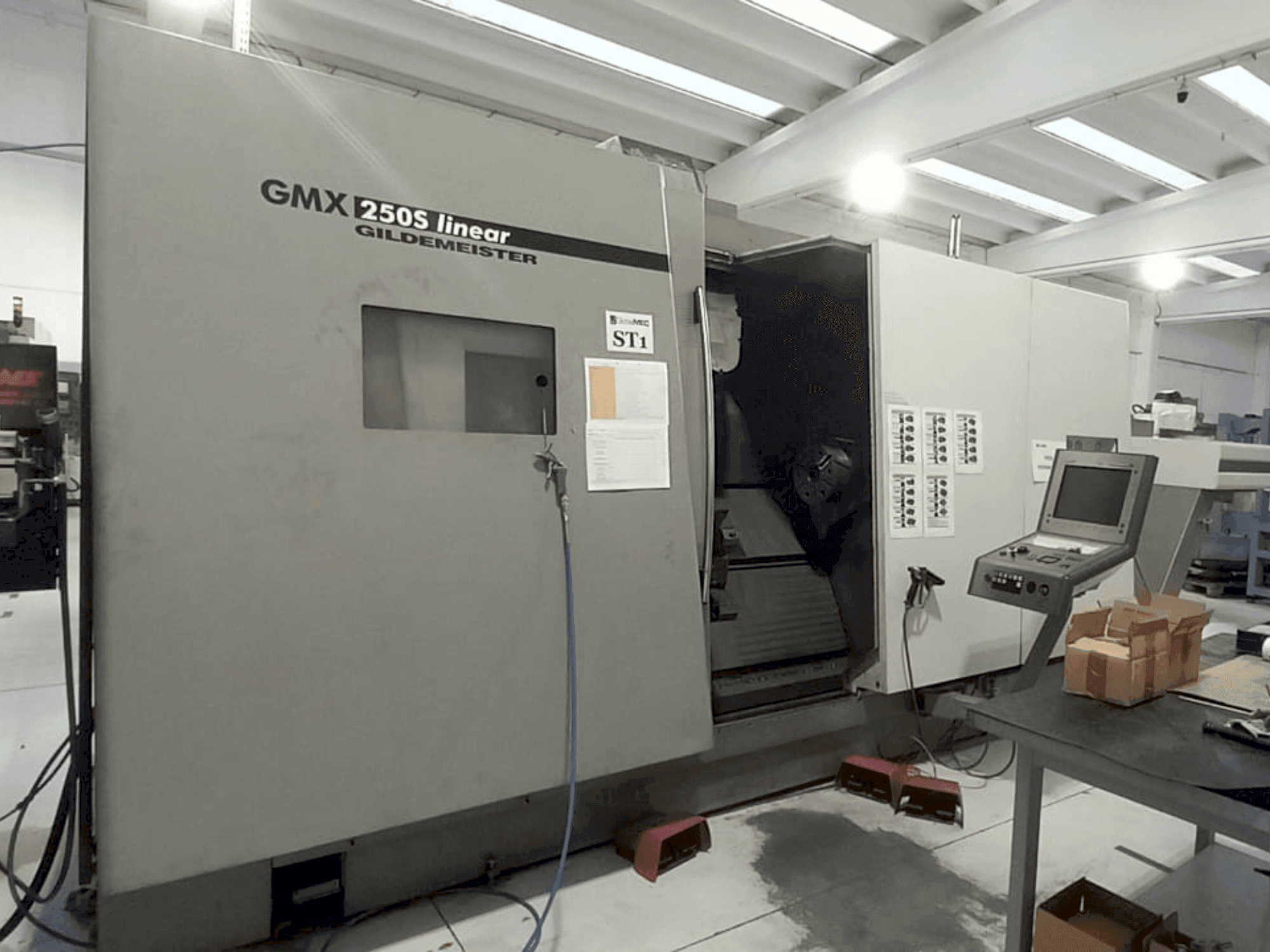 Masina Gildemeister GMX 250S Linear eestvaade