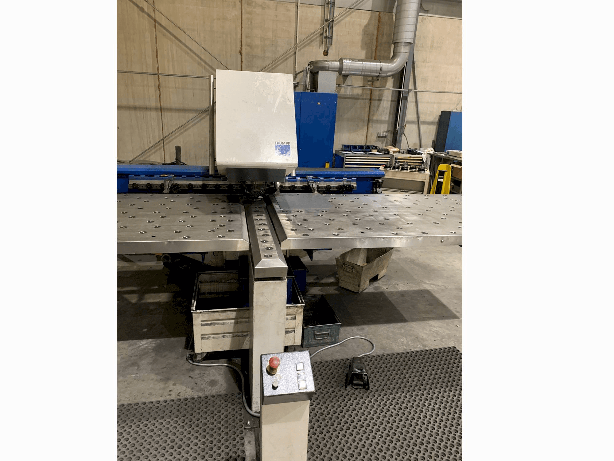 Masina Trumpf Trumatic 200 eestvaade