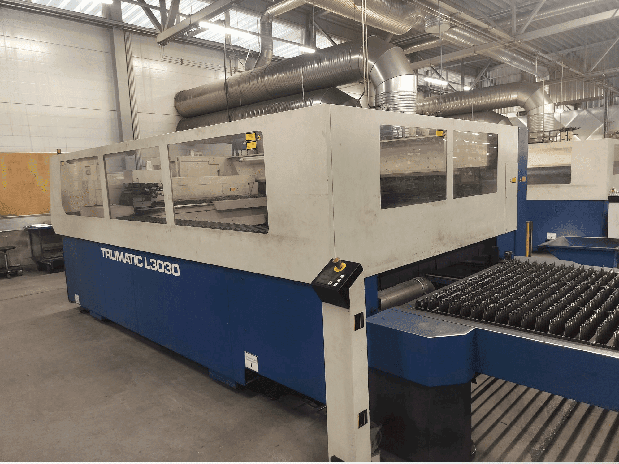 Masina TRUMPF Trumatic L3030 eestvaade