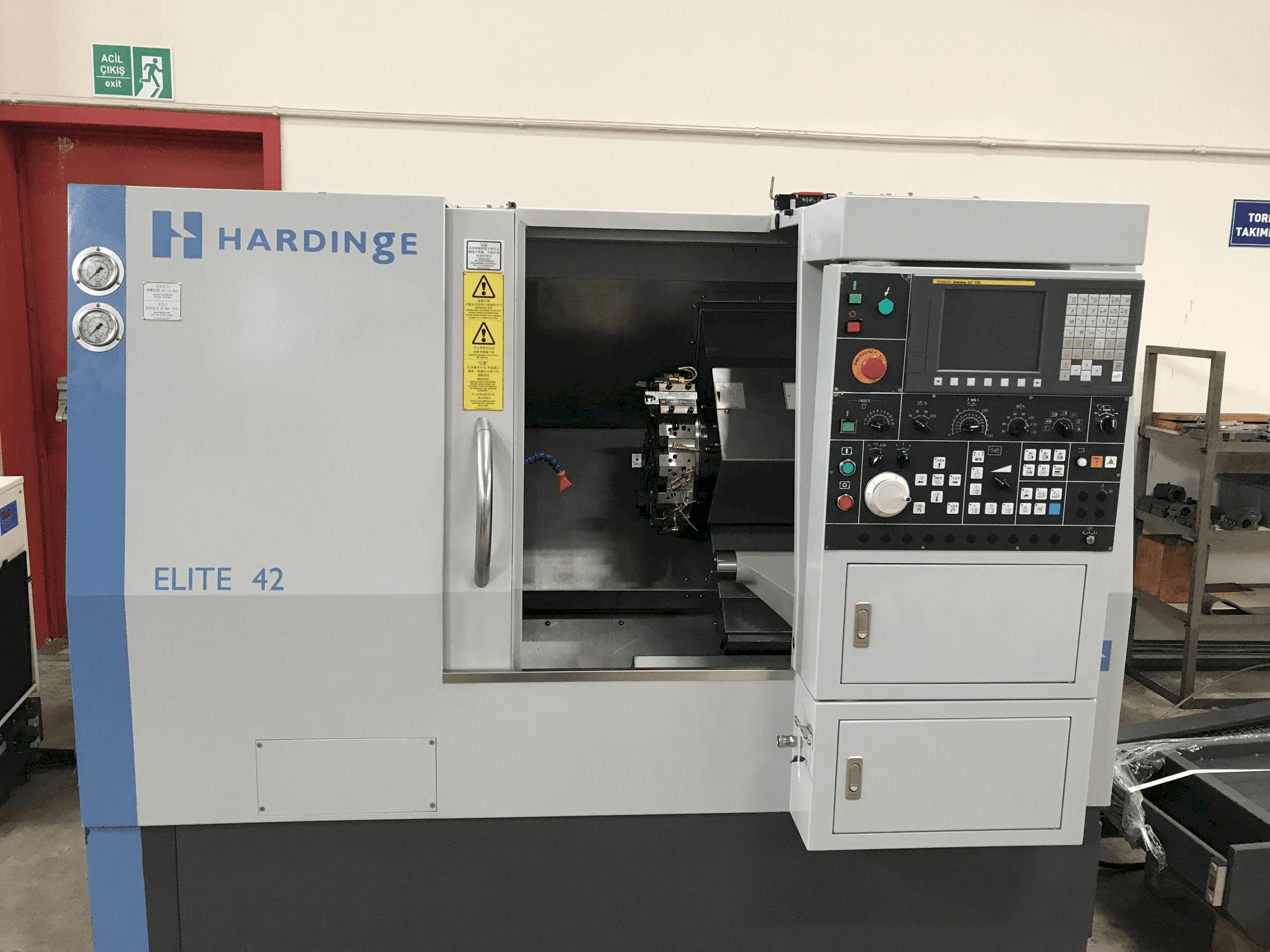 Masina HARDINGE Elite 42 eestvaade