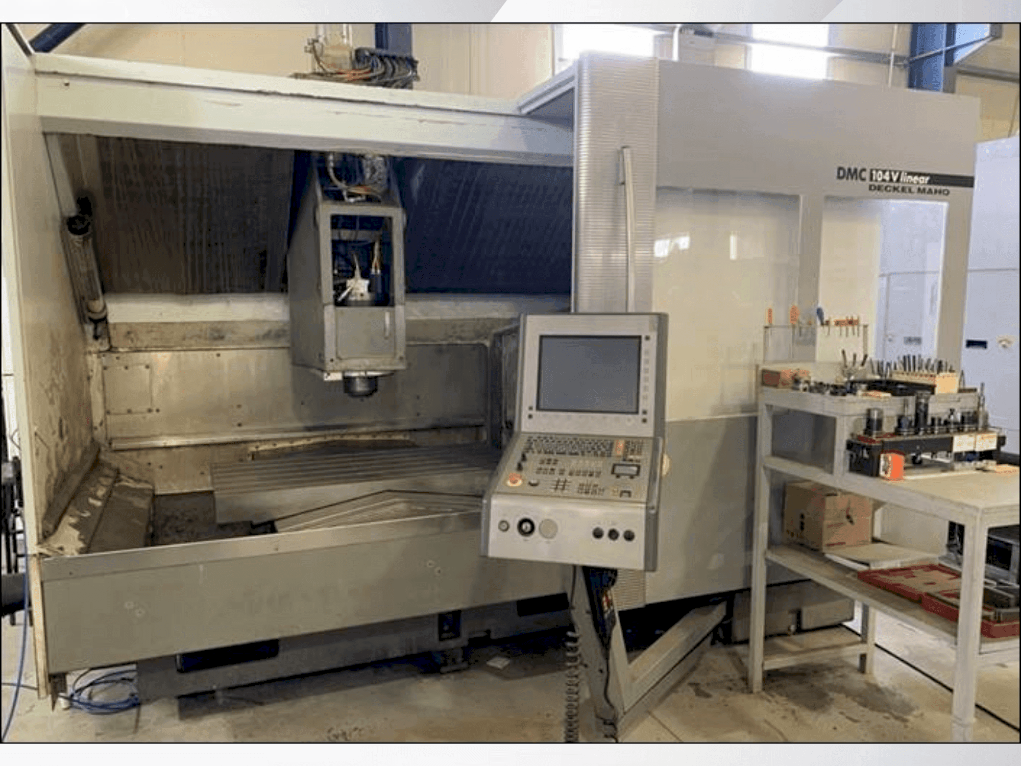 Masina DECKEL MAHO DMC 104V Linear eestvaade