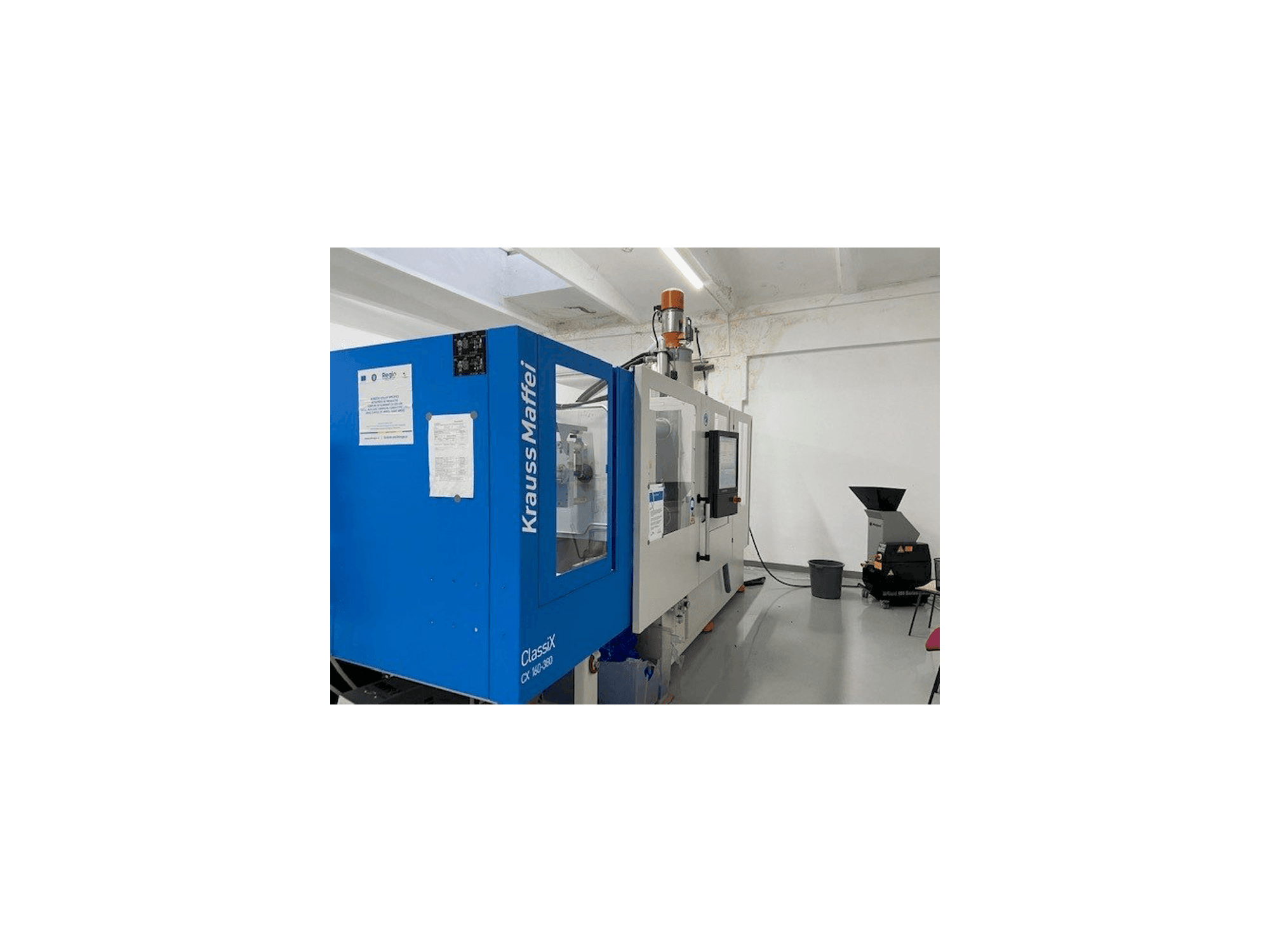 Masina Krauss Maffei ClassiX CX 160-380 vasaku külje vaade