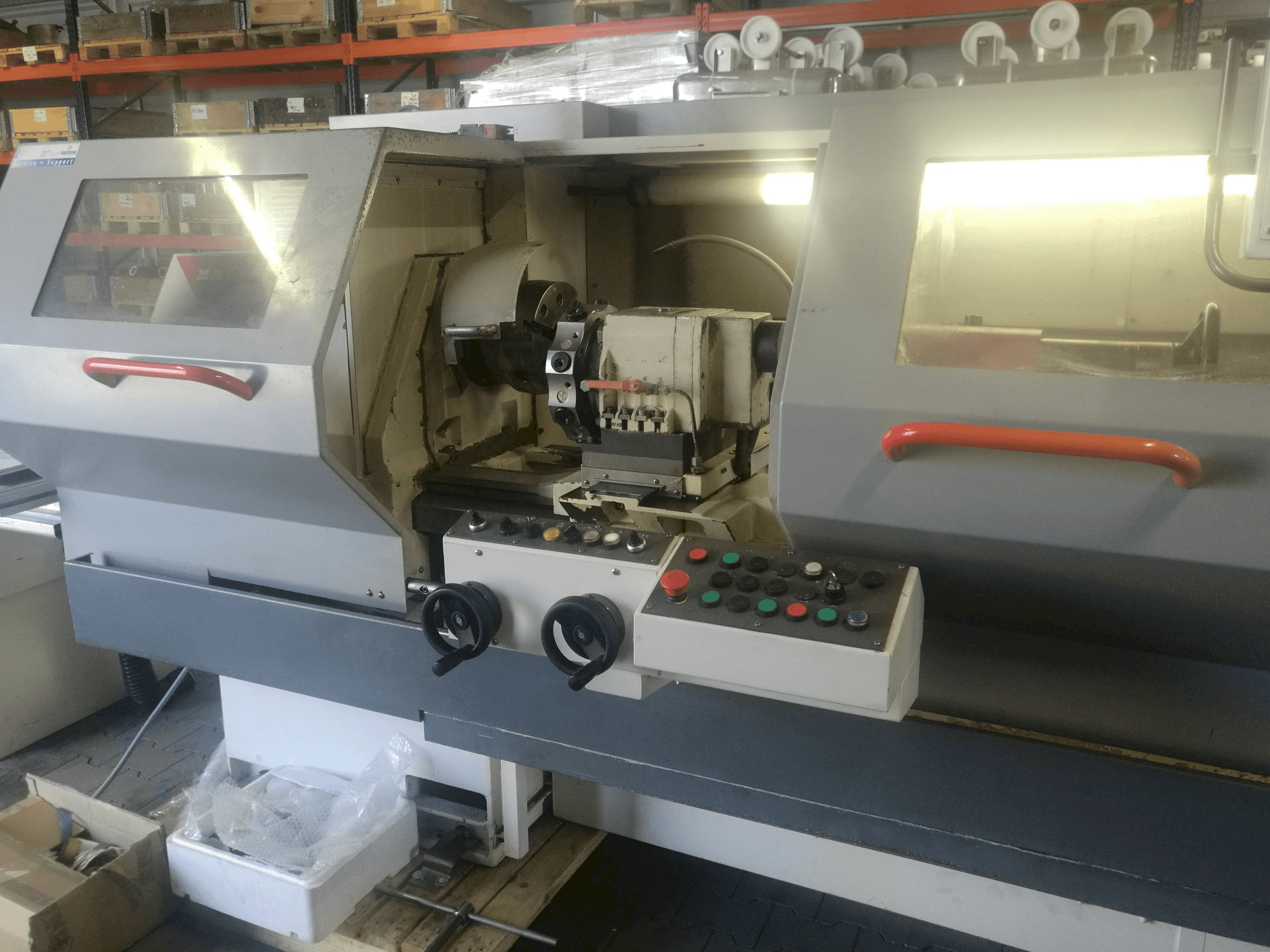 Masina KOVOSVIT MAS MT 54 CNC eestvaade