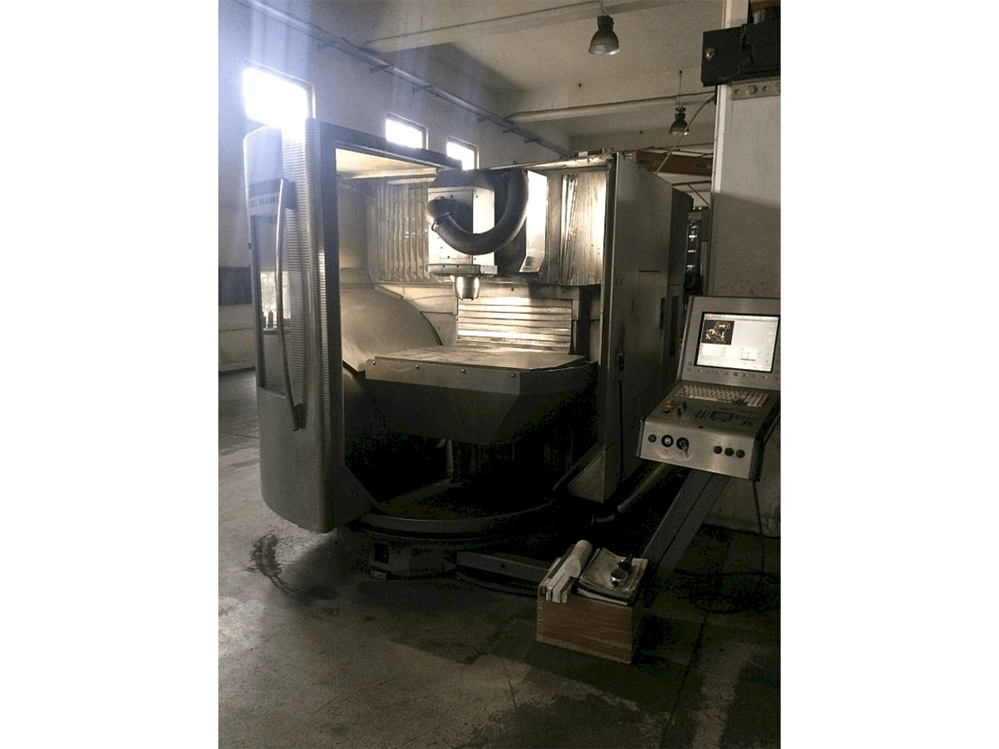 Masina DMG 60T eestvaade