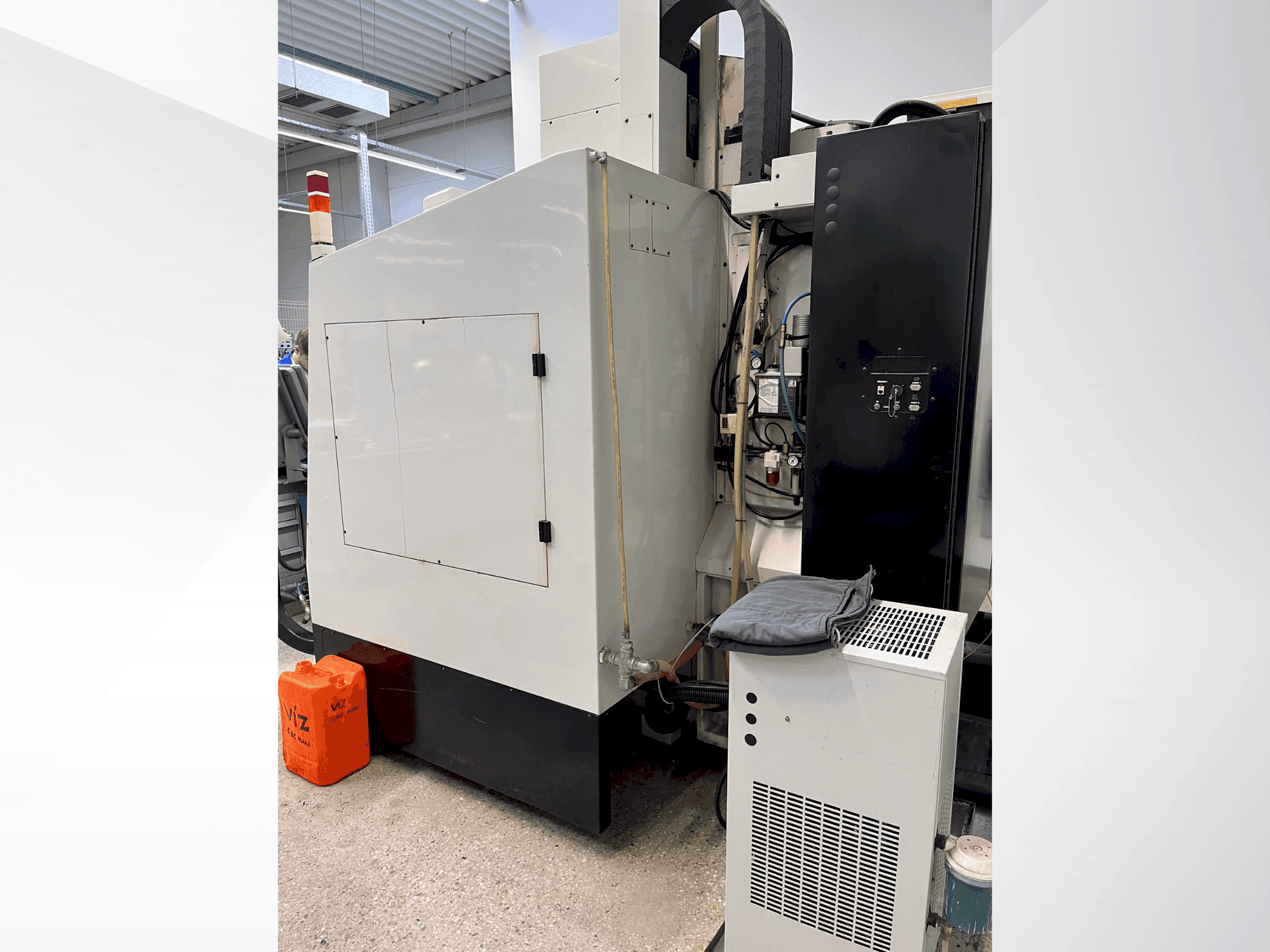 Masina Hurco VMX24S tagantvaade