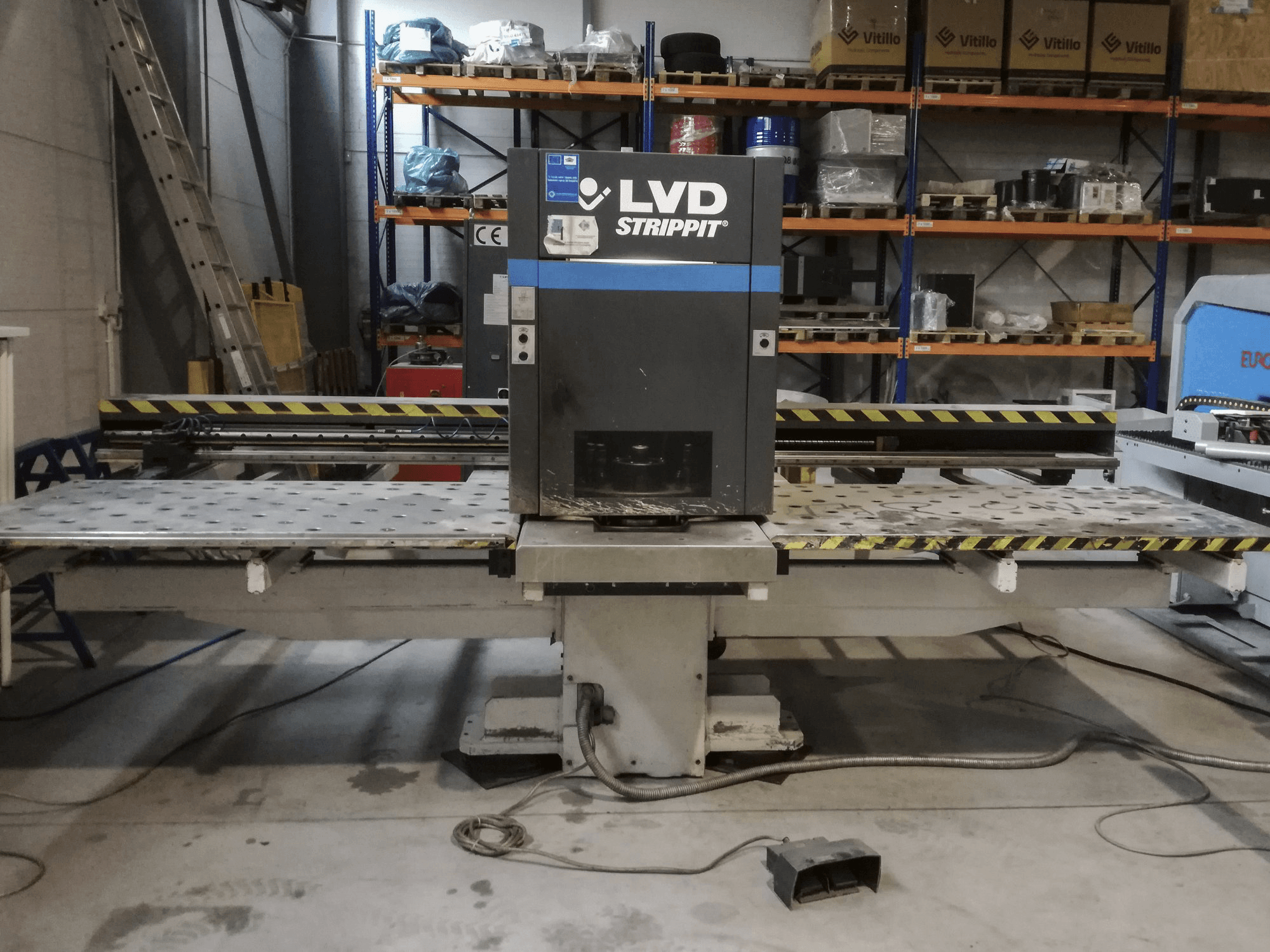 Masina LVD Delta 1000 EB eestvaade