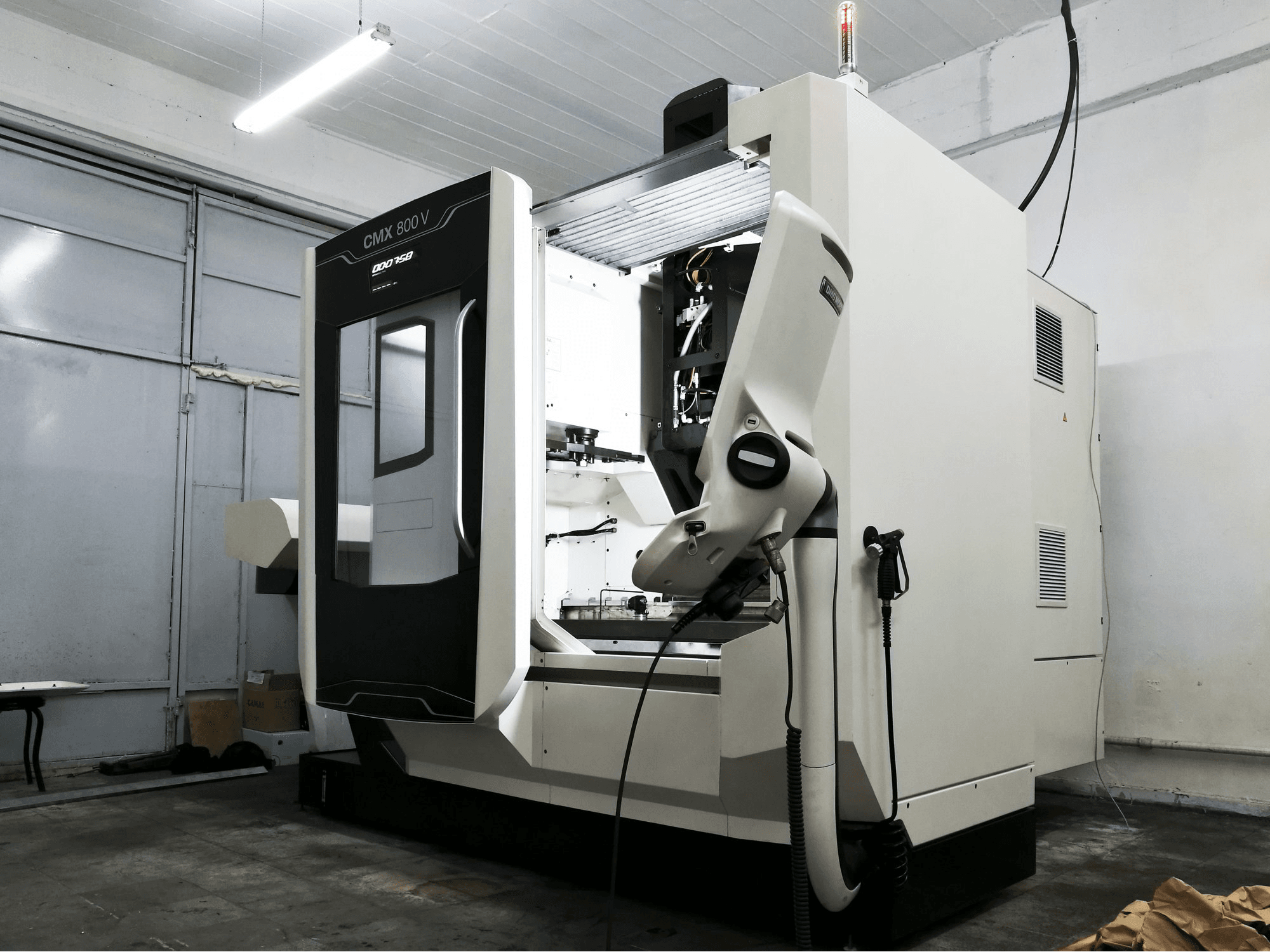 Masinavaade DMG MORI CMX 800 V paremalt