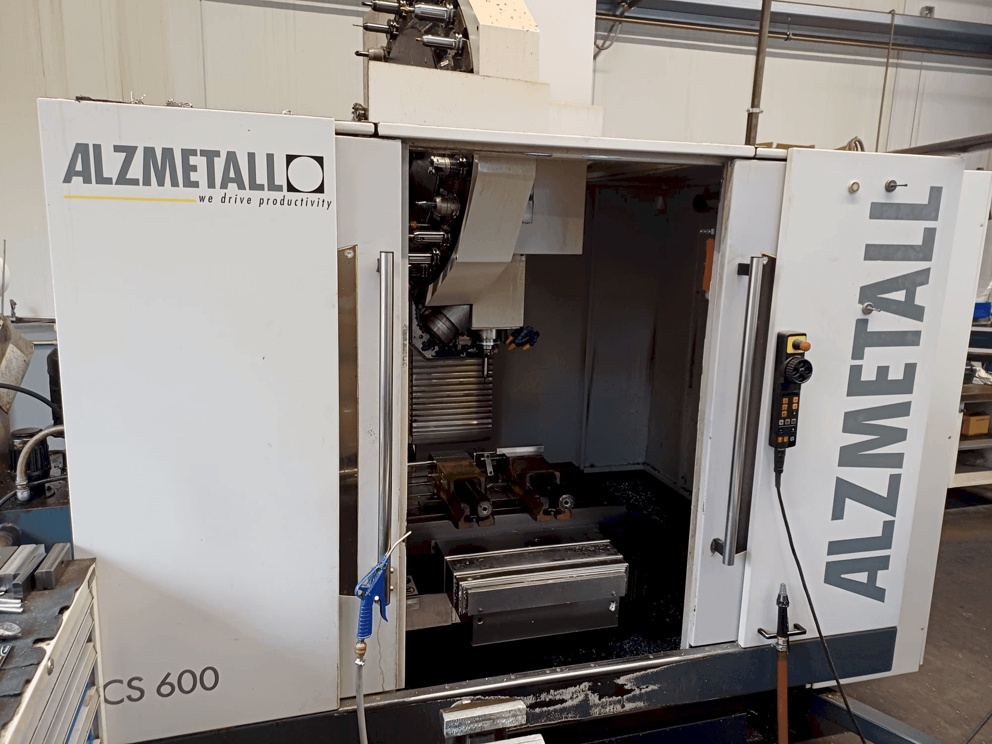 Masina Alzmetall CS 600/3 eestvaade