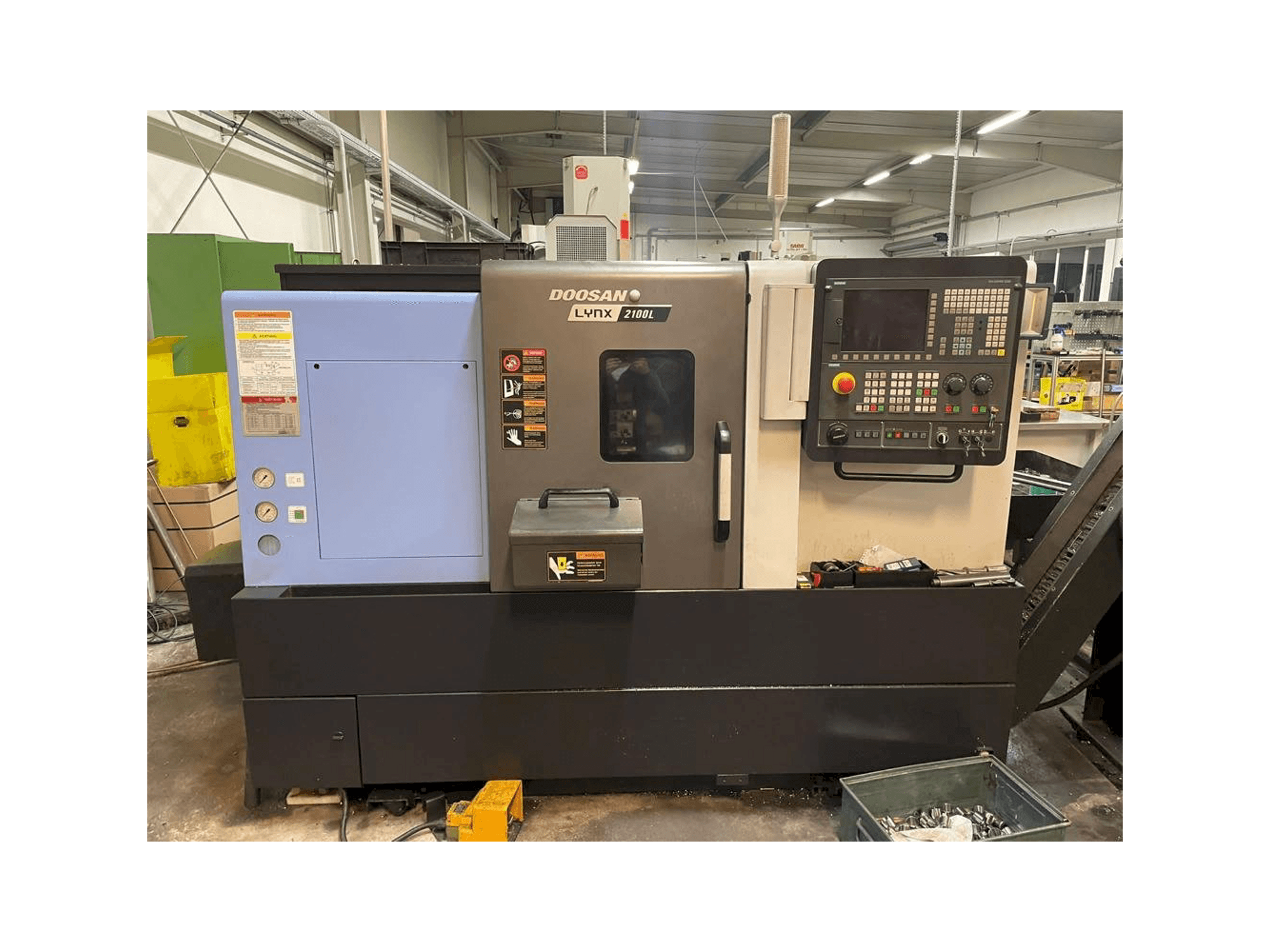 Masina Doosan Lynx 2100LB eestvaade