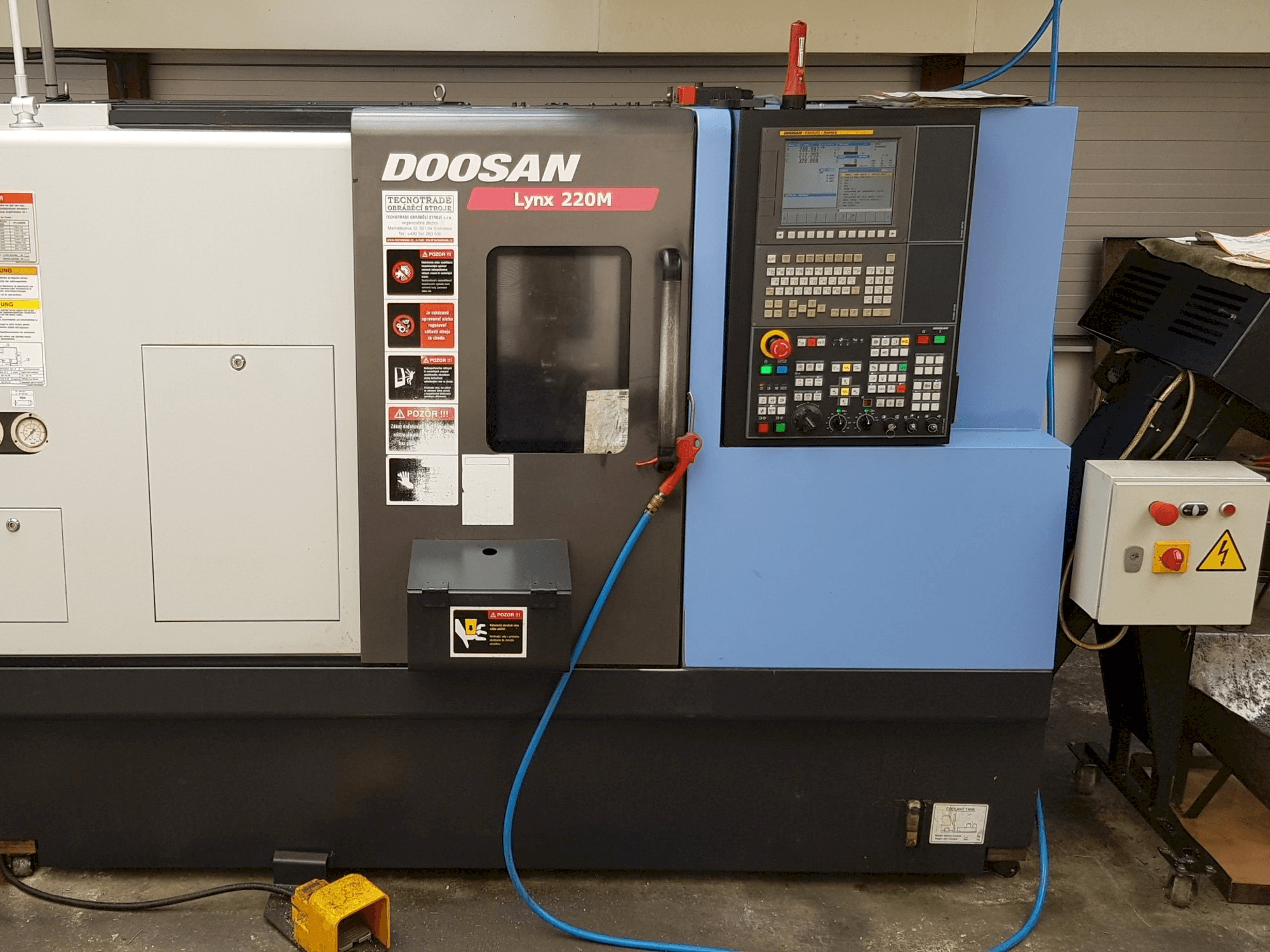 Masina Doosan Lynx 220 MA eestvaade