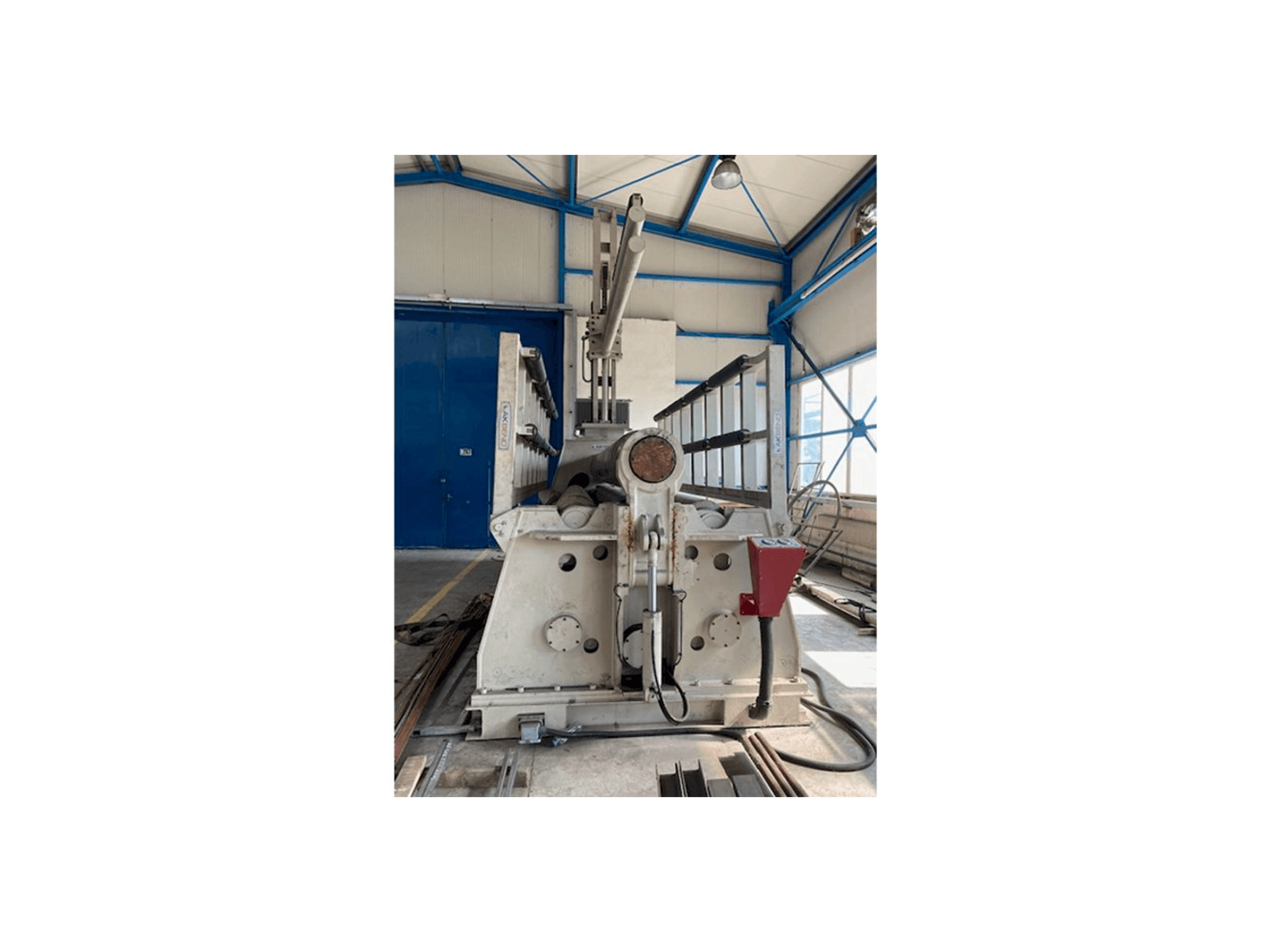 Masina Akyapak AHS 4100/25 eestvaade