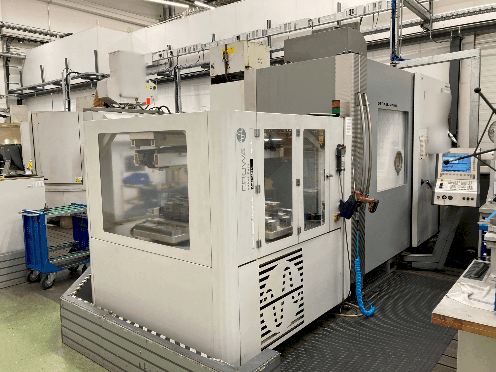 Masina DECKEL DMC 75V linear eestvaade