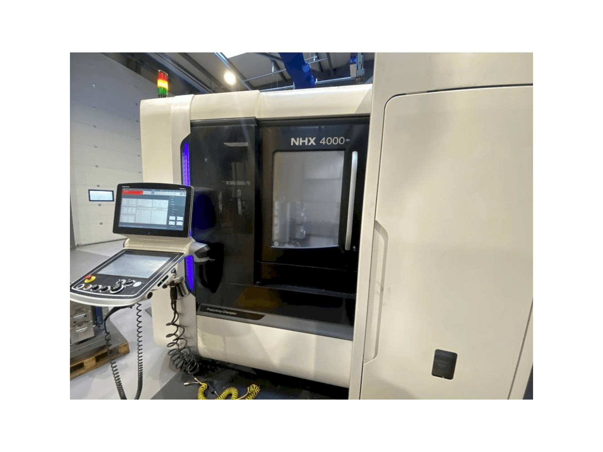 Masina DMG MORI NHX 4000 eestvaade